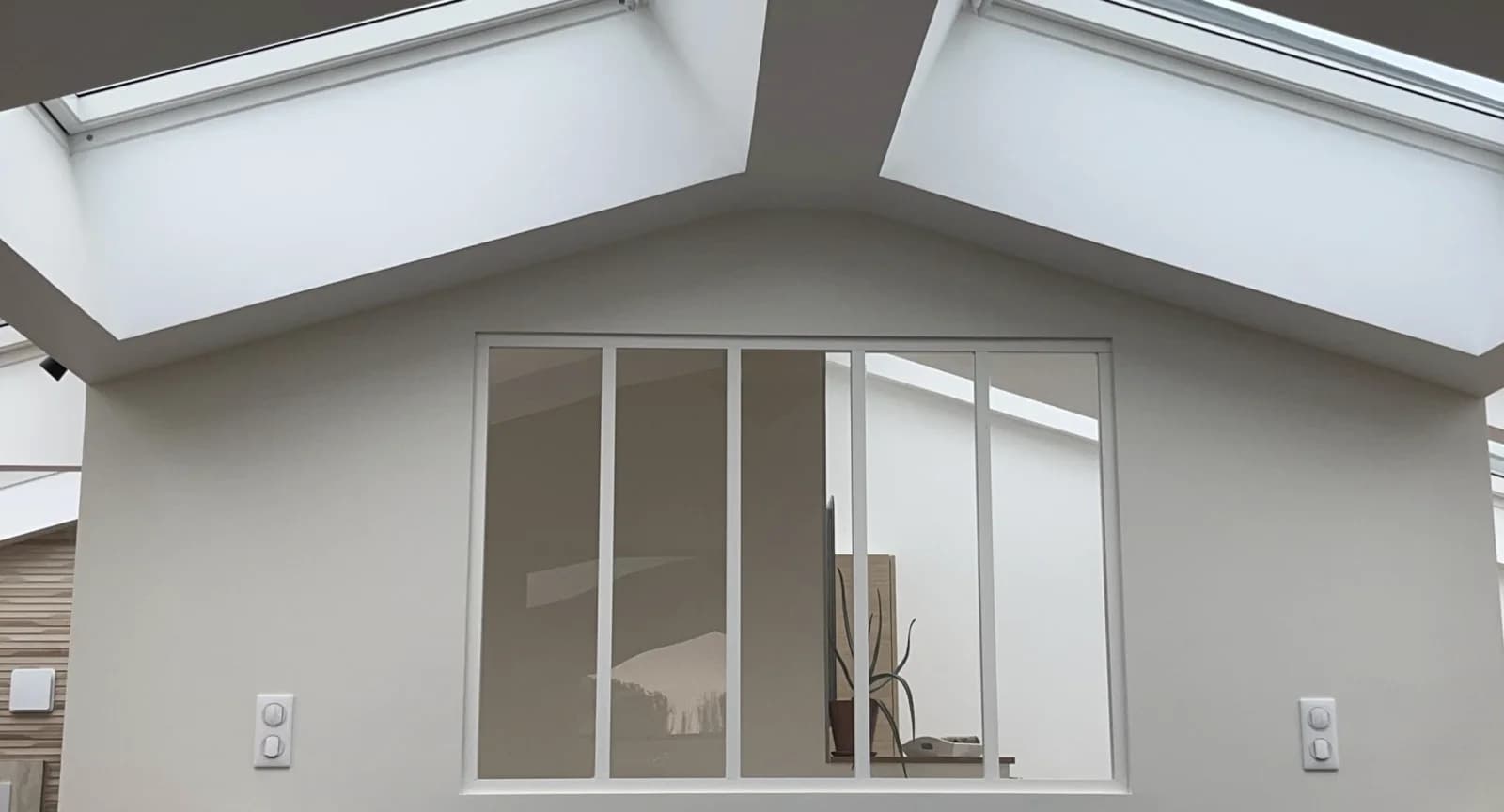 Espace Bel espace lumineux Velux ciel  - 4