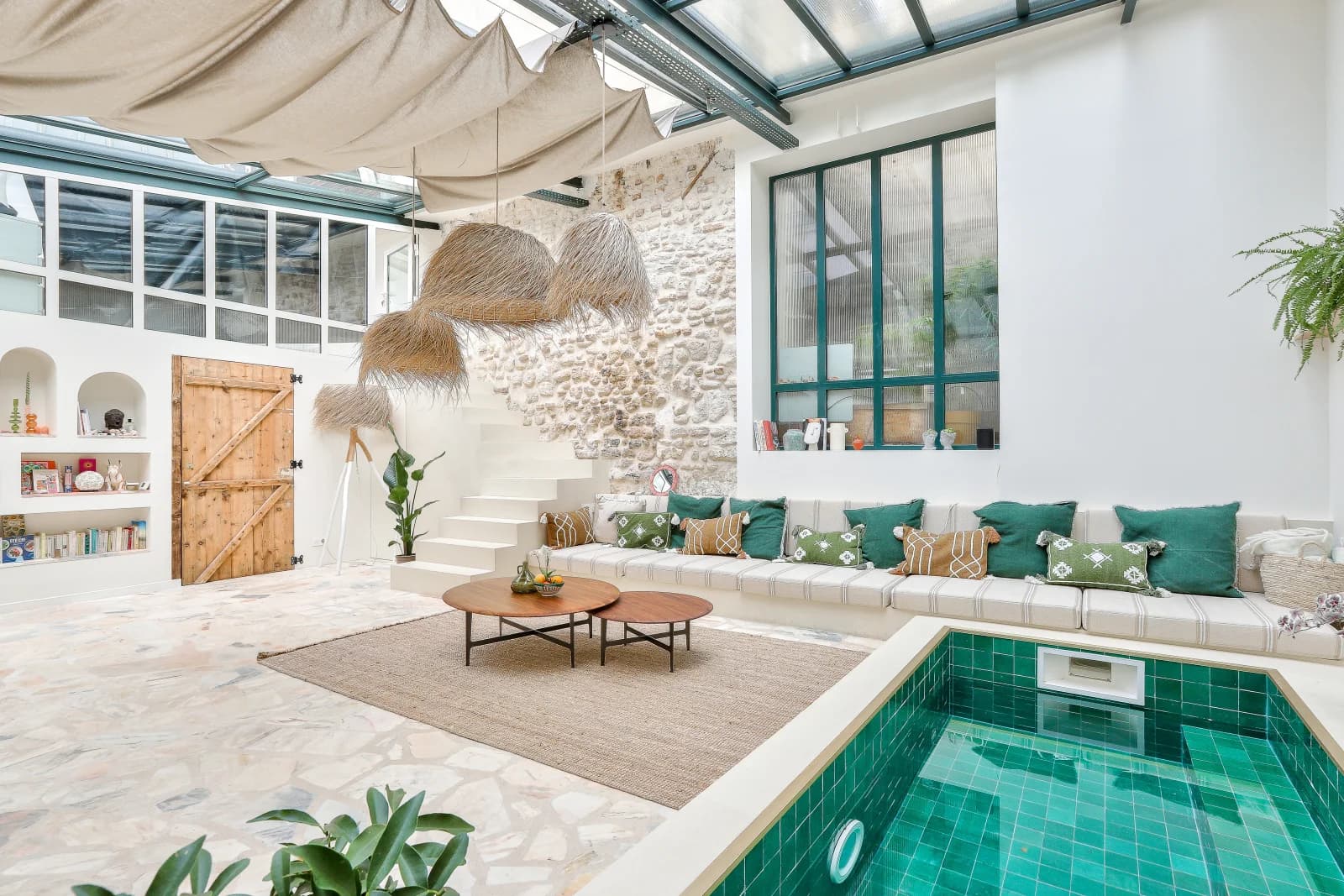 Espace Loft sous verrière avec piscine intérieure - 3