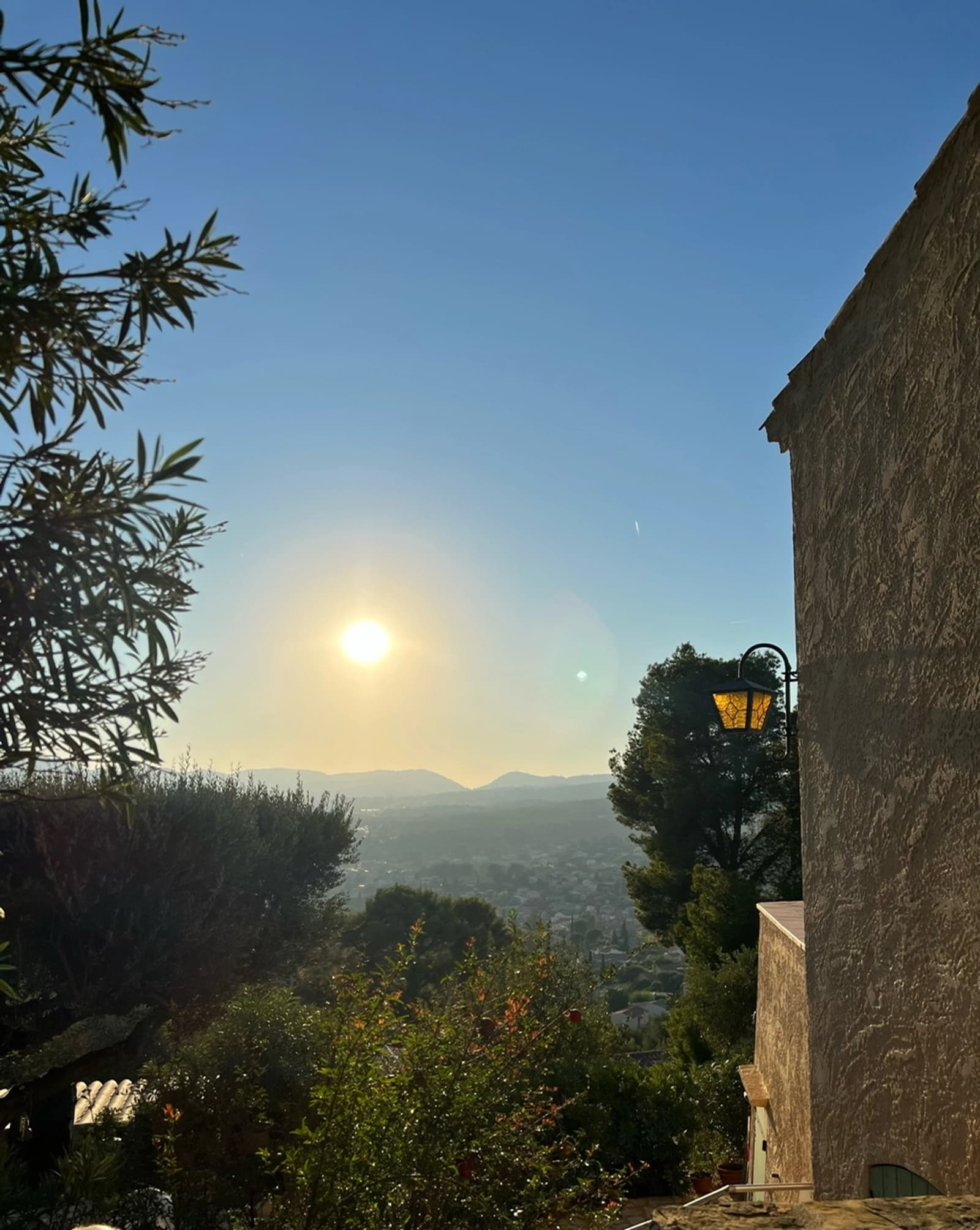Space Provencal villa with mountain views - 1