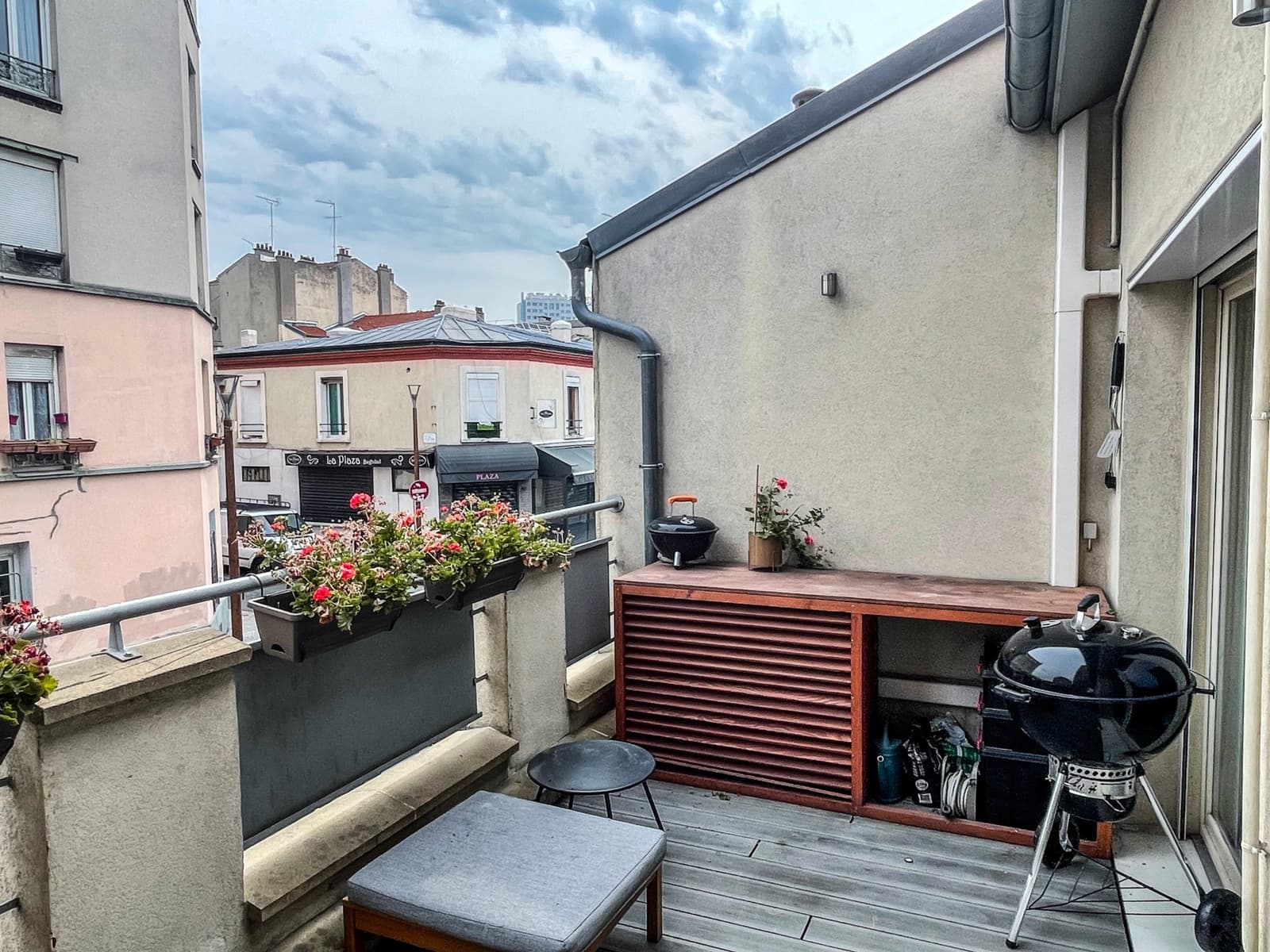 Meeting room in Loft with terrace in the heart of the flea market! - 1
