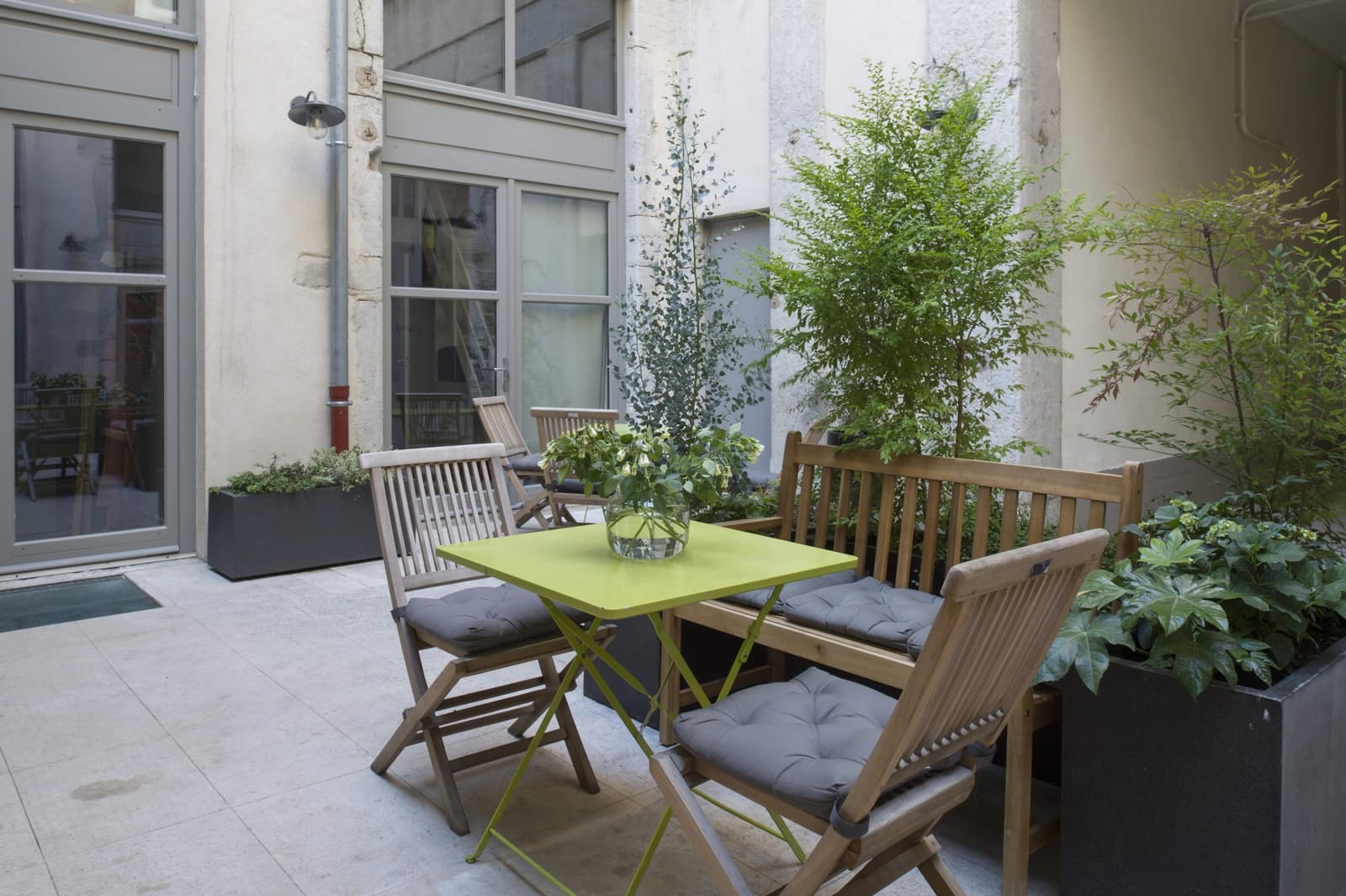 Salle de réunion dans Un véritable écrin de verdure en plein coeur de la ville - 1