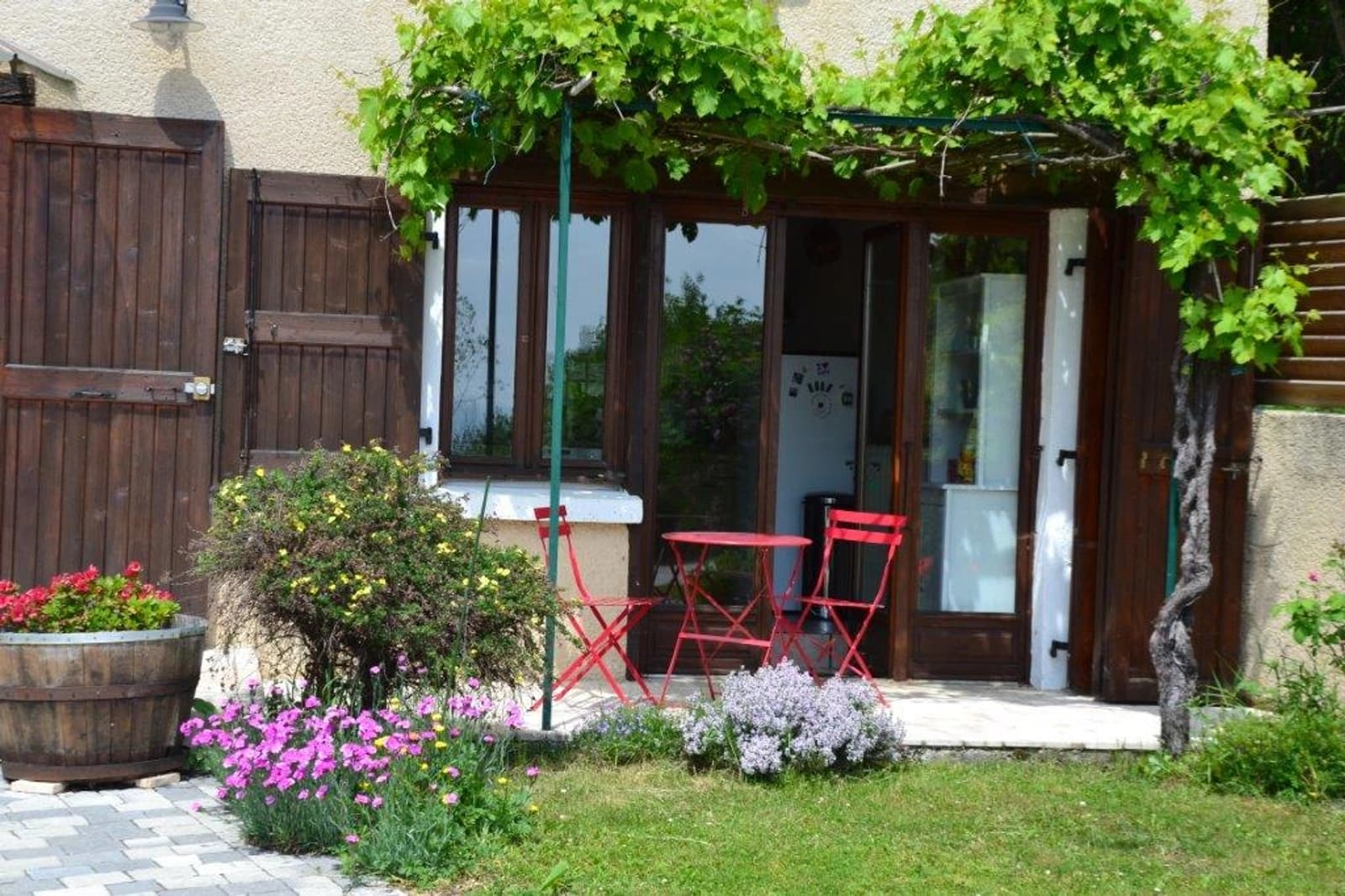 Space Spacious, bright house with garden - 2