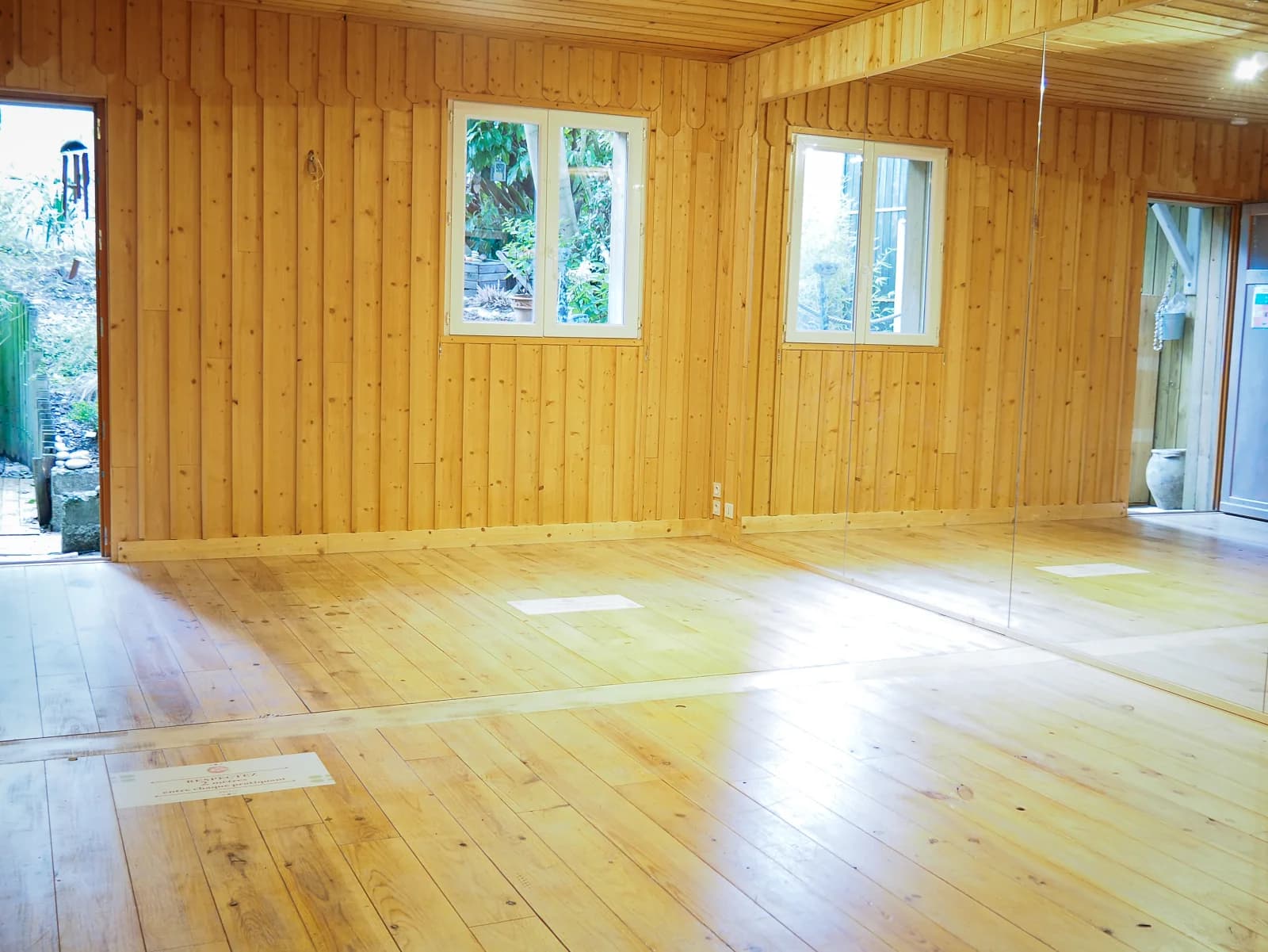 Meeting room in La cabane des sources - 1
