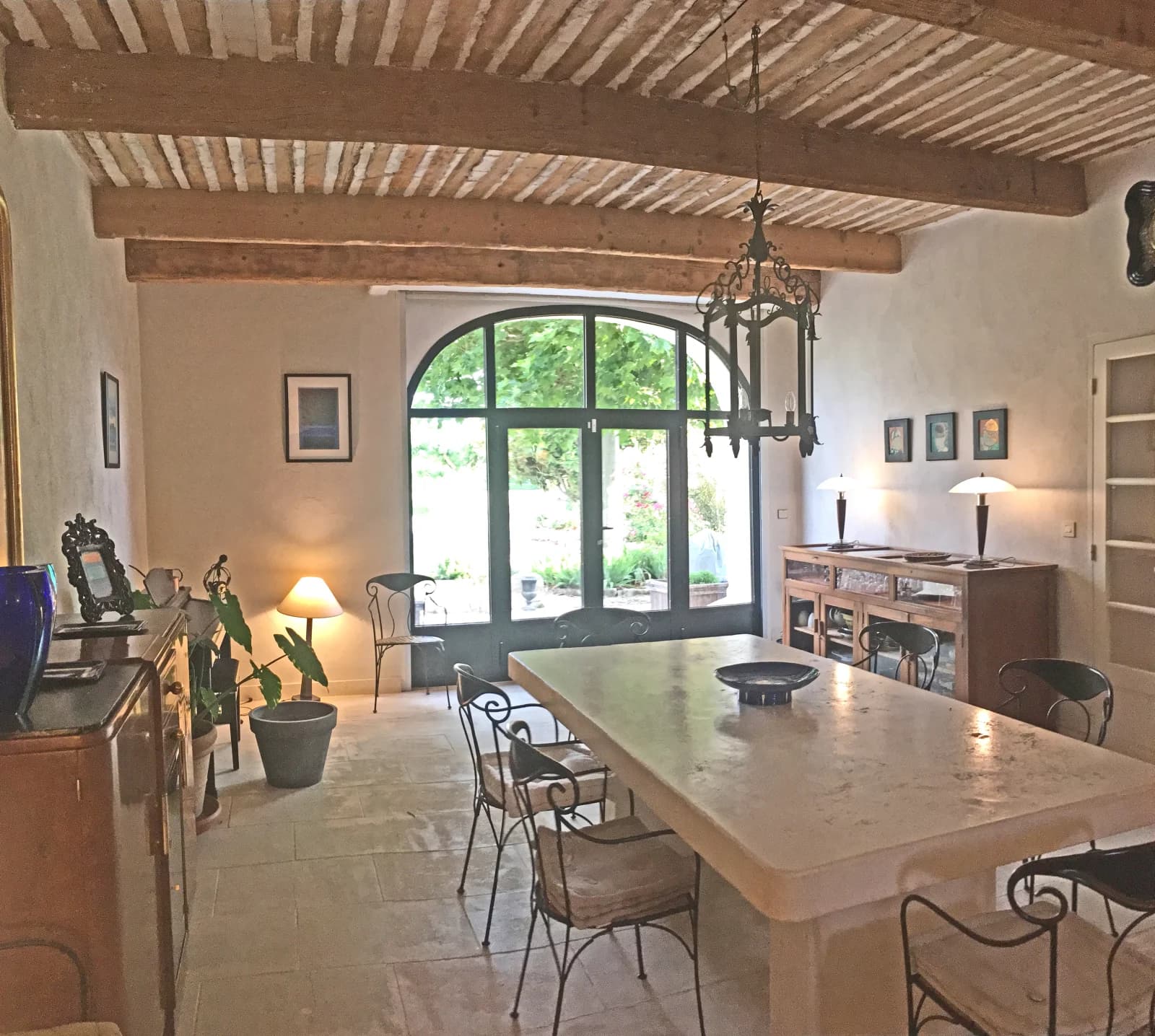 Salle de réunion dans Mas provençal authentique disponible à la location - 1