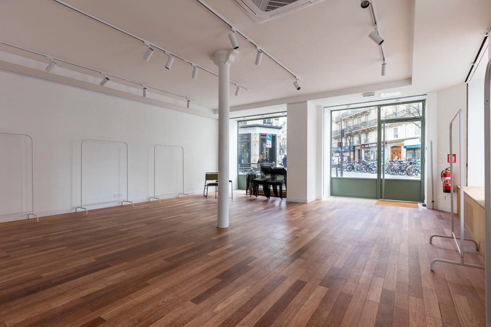 Space Central corner premises ideal for Showroom Expo Réunion - 1
