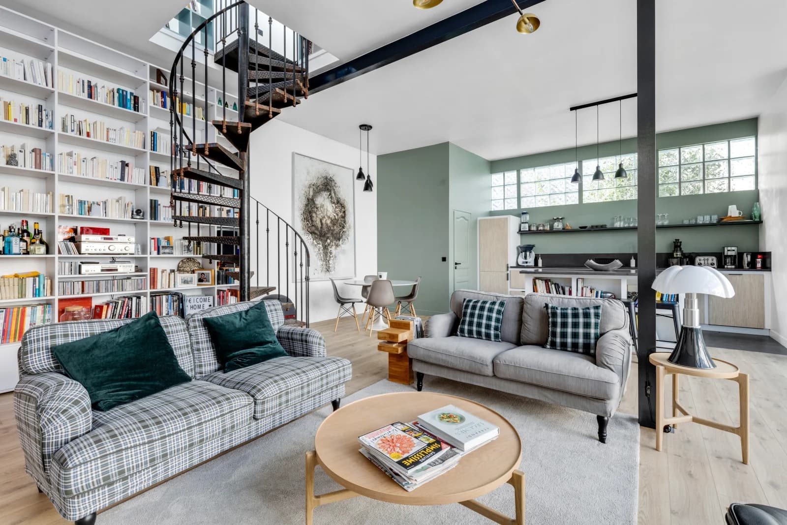Loft/atelier et maison de campagne avec son grand jardin