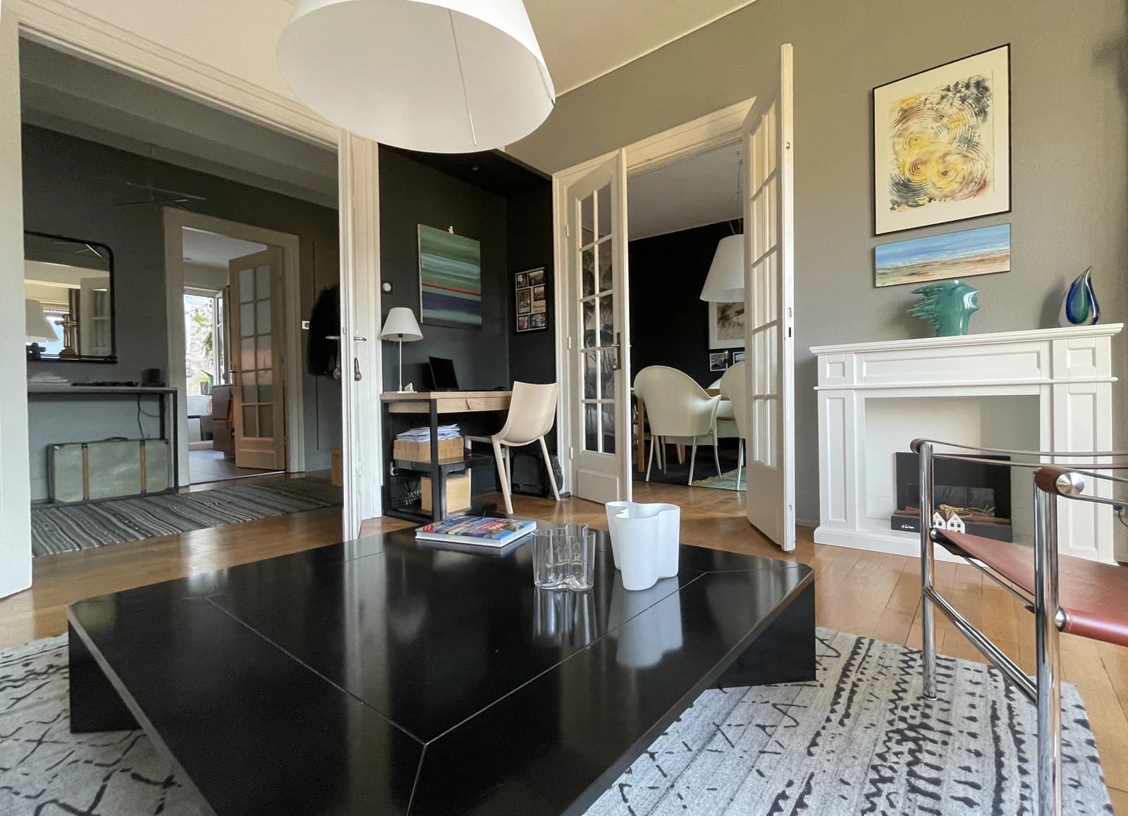 Salle de réunion dans Création architecturale unique pour cet appartement - 1