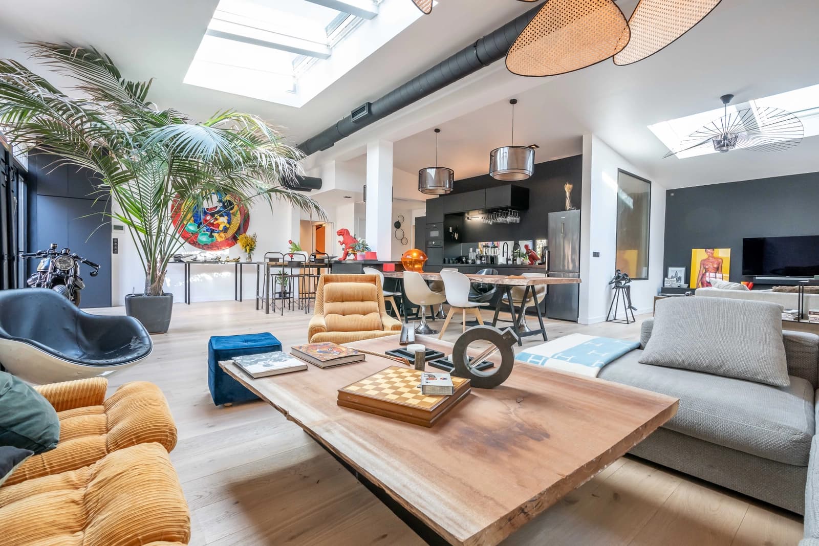 Salon dans Loft clair, séjour verdoyant et sa terrasse privée - 1