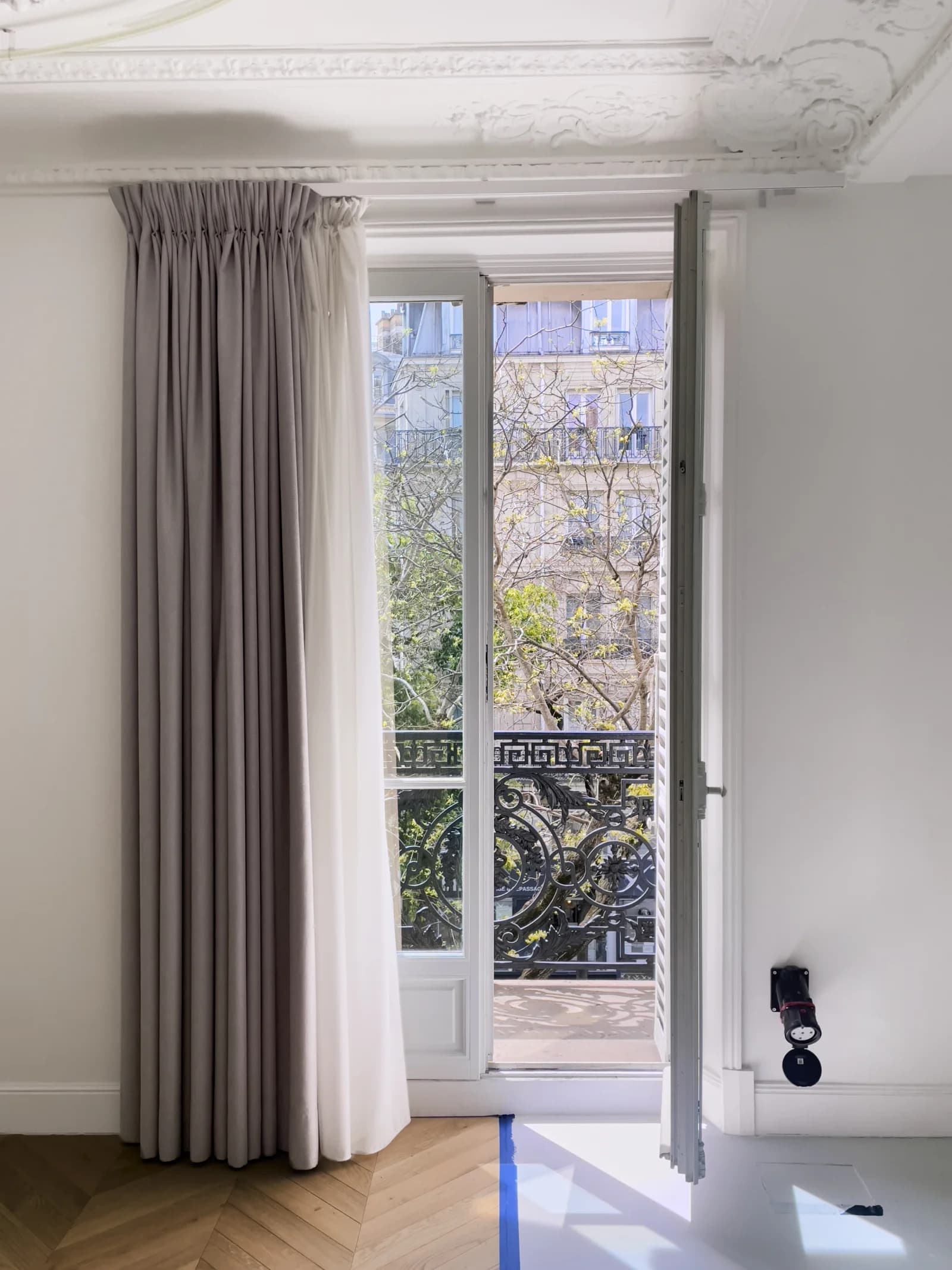 Space Haussmannian photo studio and showroom - 4
