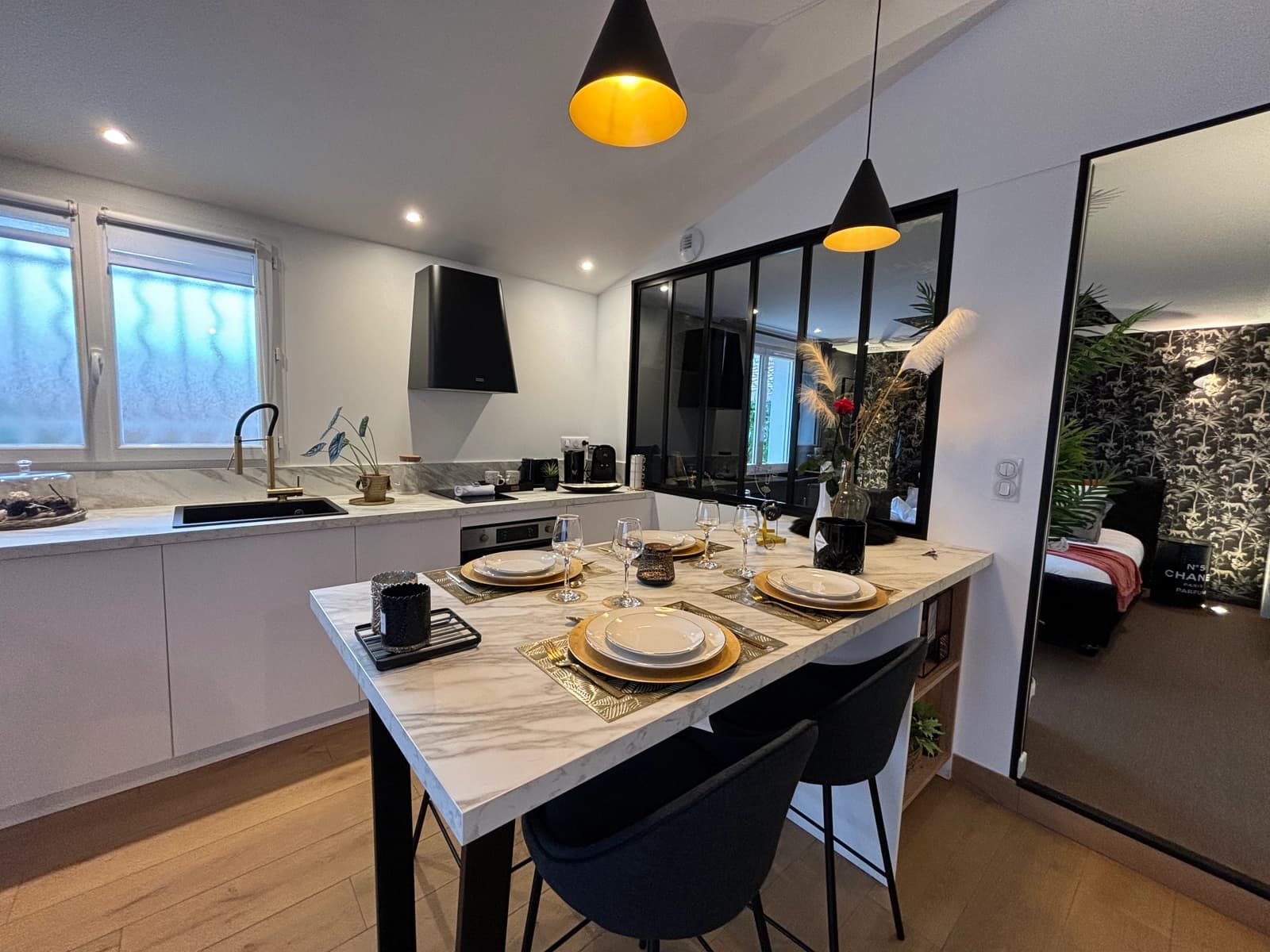 Space Atypique Chic: Luxury Loft, Spa & Lights - 0