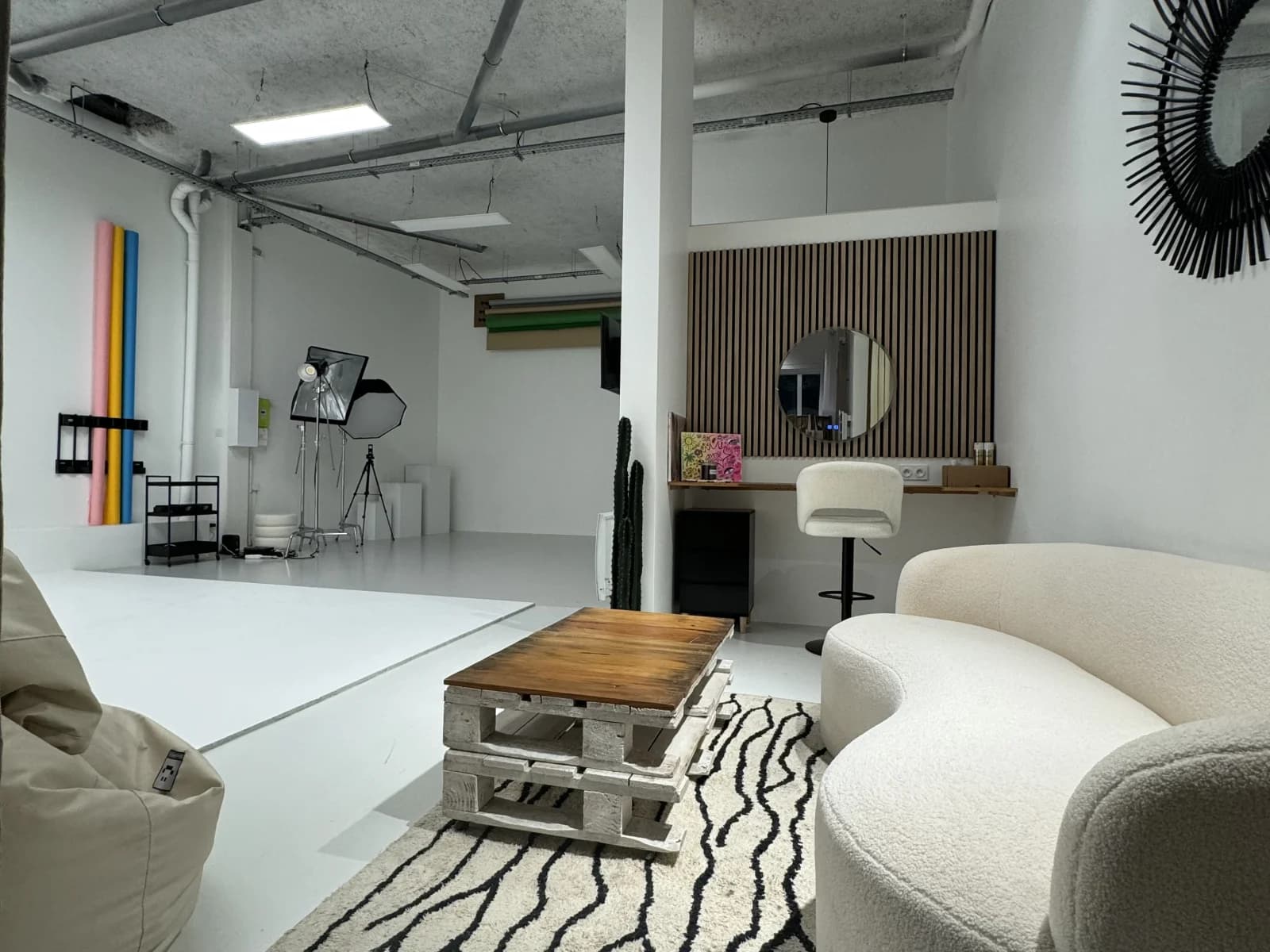 Space 80m2 Photo and Video Studios - 3