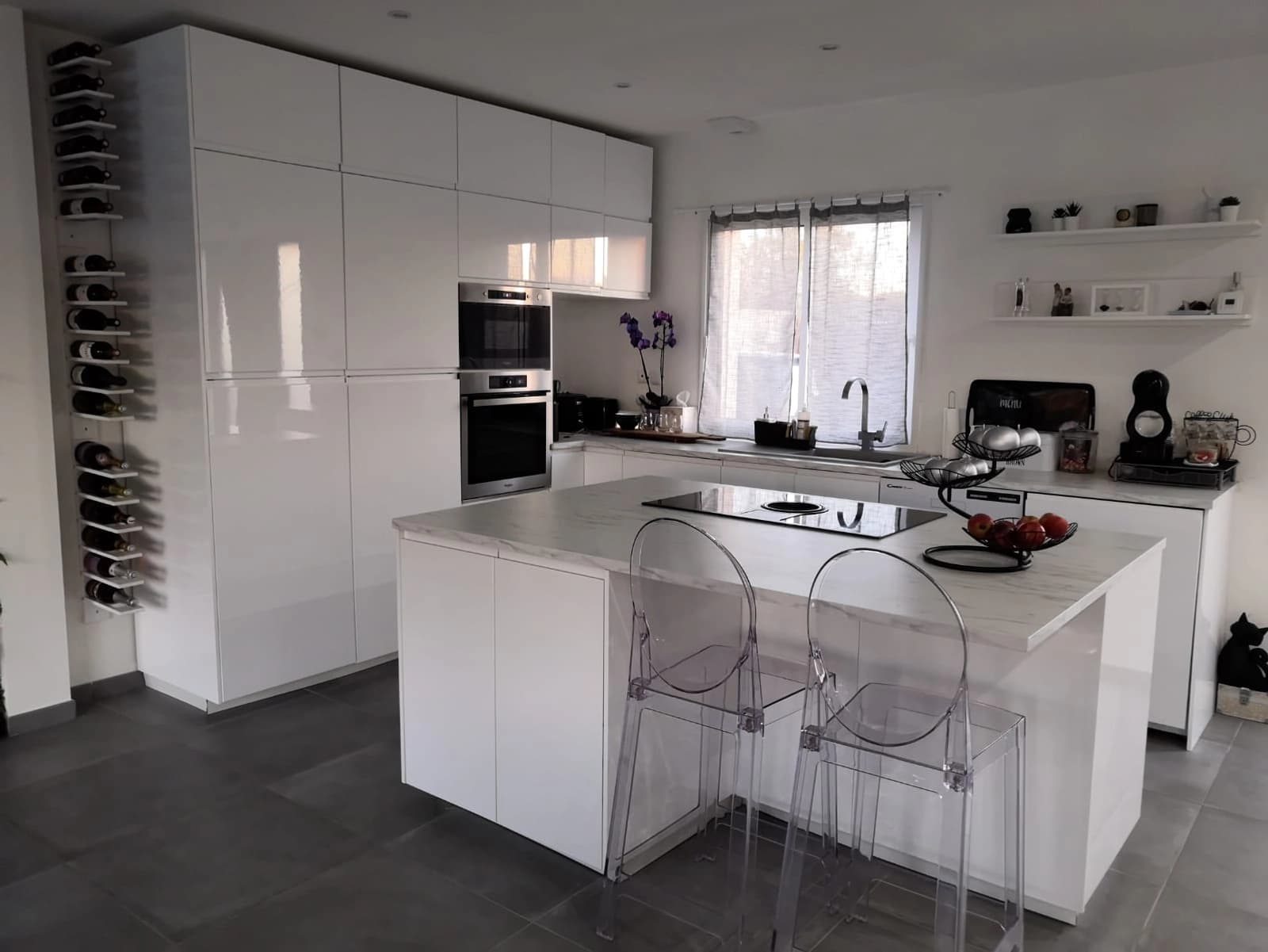 Cuisine dans Villa avec piscine, un cadre de détente absolue - 1