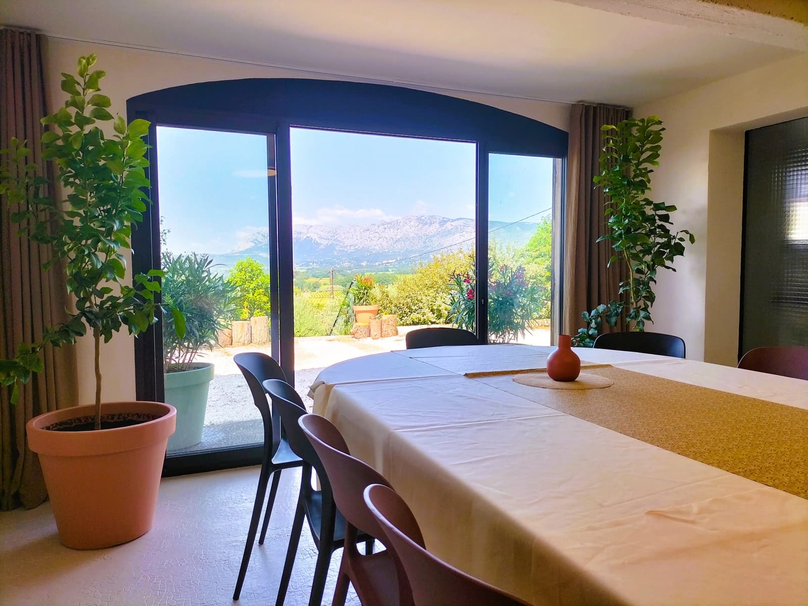 Salle de réunion dans Salle de réception avec une vue panoramique unique - 1