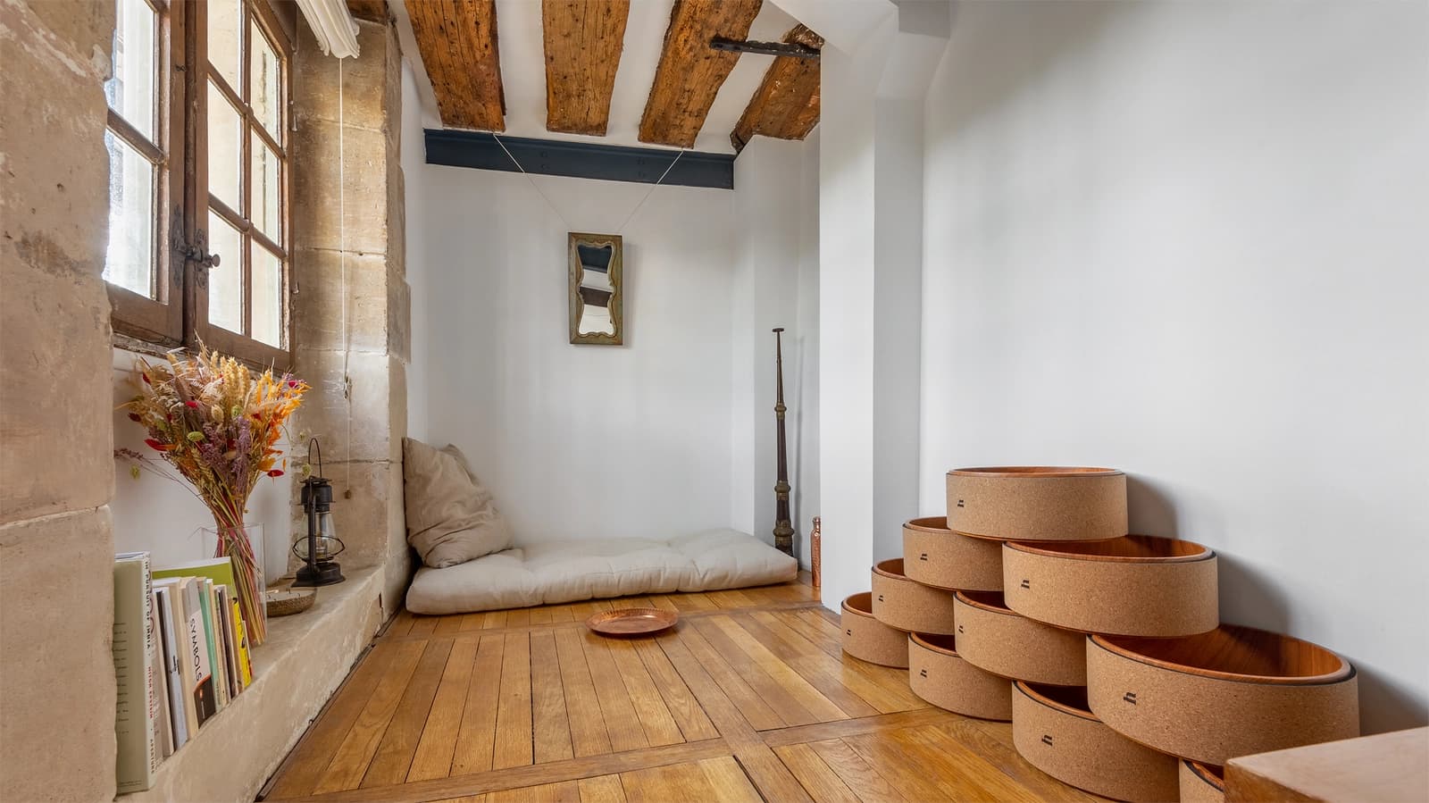 Salon dans Île Saint-Louis: hôtel particulier au prestige discret - 1