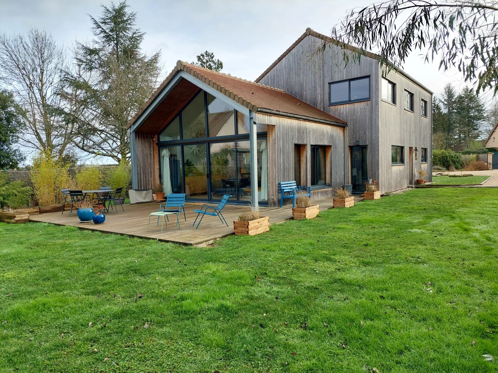 Espace Maison bois chaleureuse au cœur de la verdure - 4