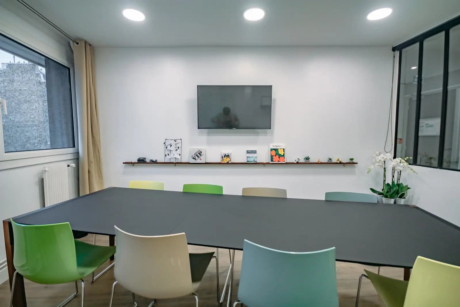 Salle de réunion dans Bel appartement offrant trois espaces distincts et lumineux - 0