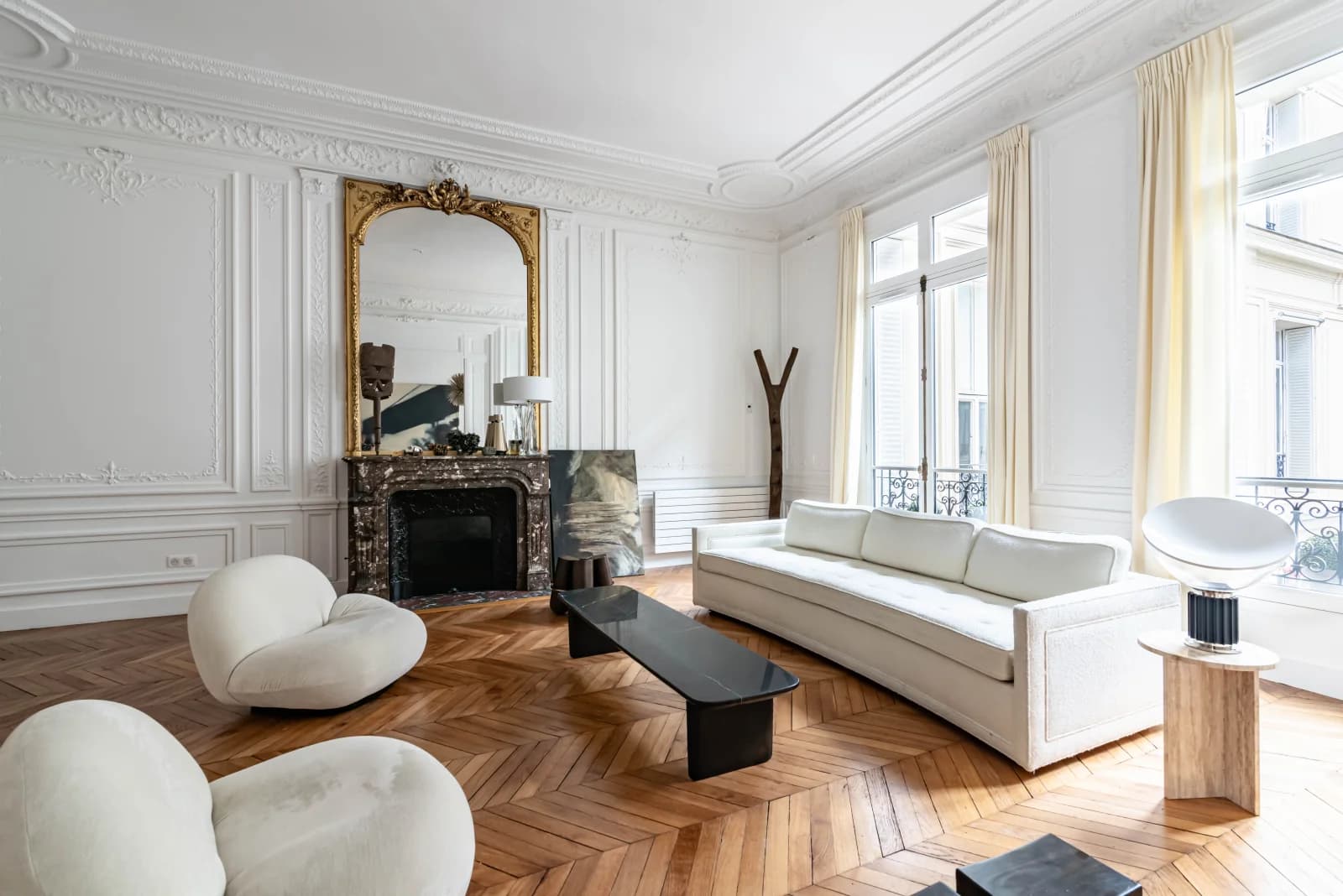 Space Haussmann apartment with glass roof - 2