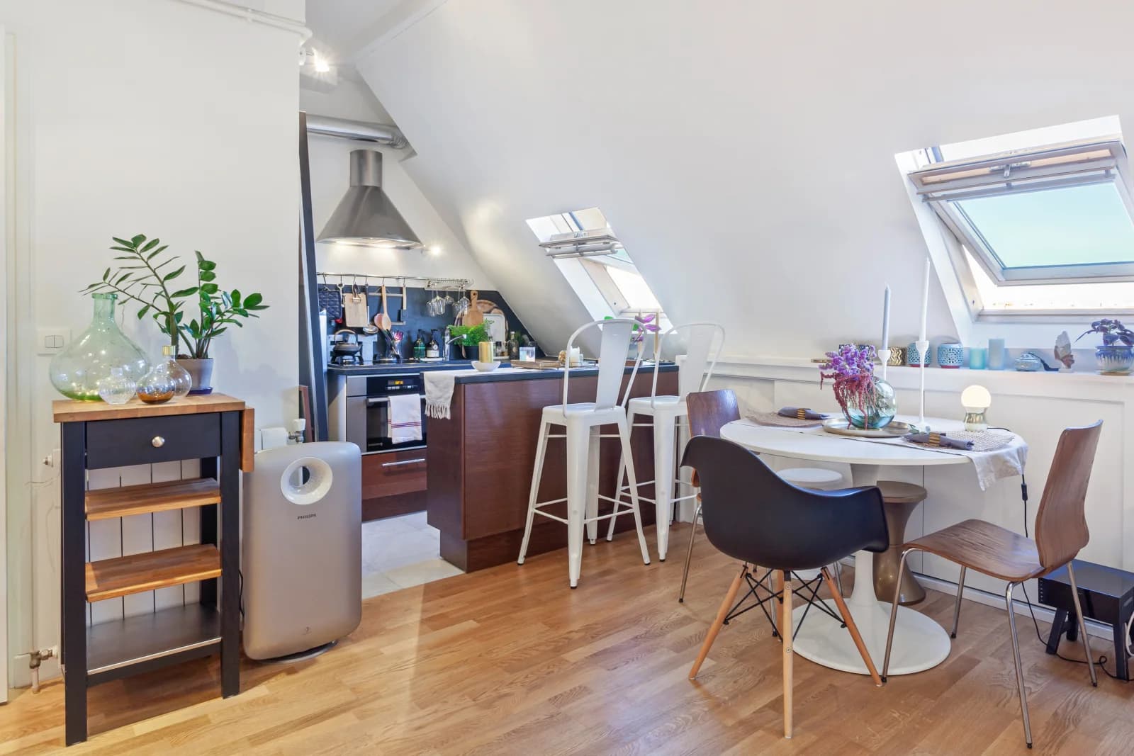 Salle de réunion dans Appartement cocooning et chaleureux au coeur de Paris - 1