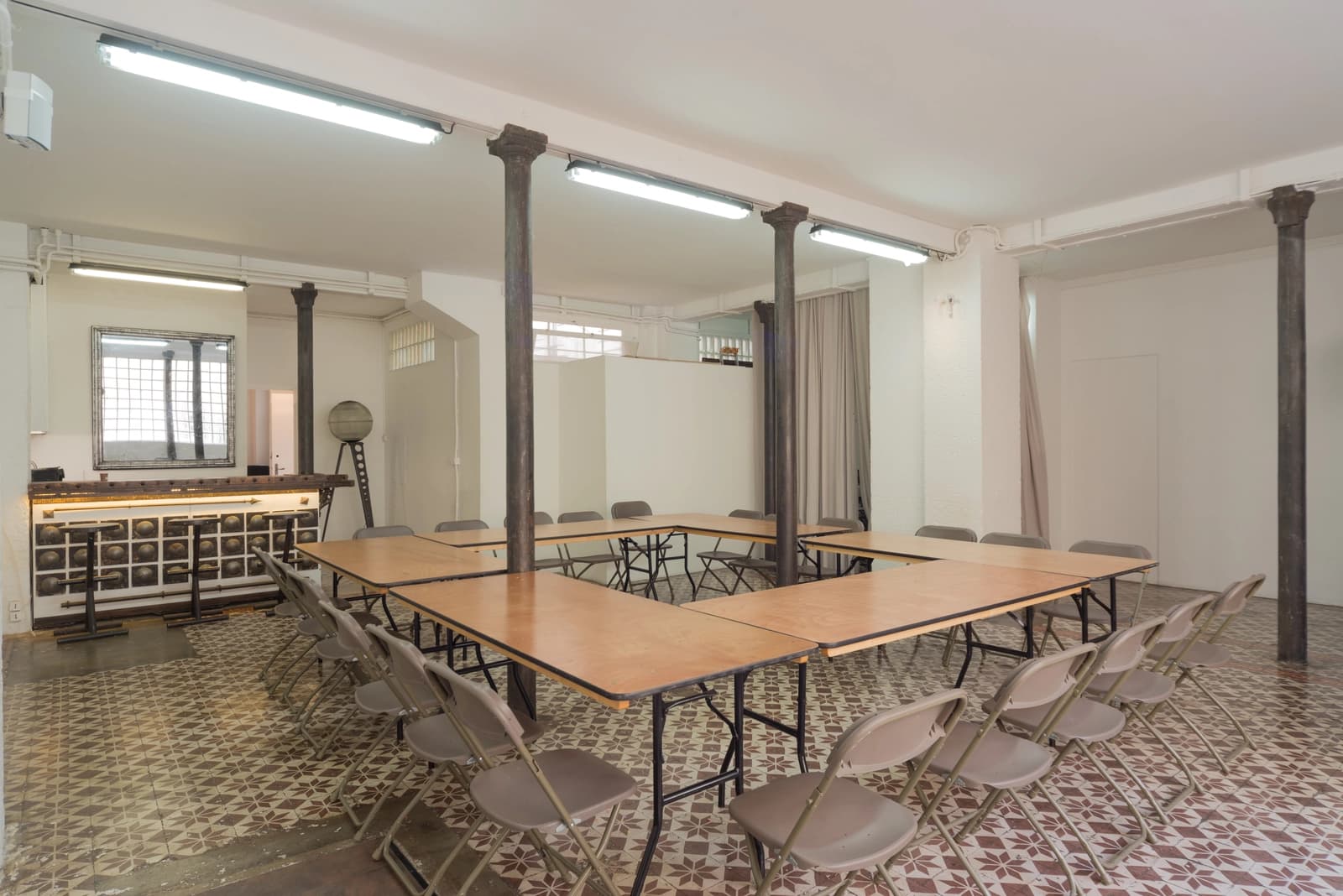 Salle de réunion dans Espace polyvalent esprit atelier ou loft contemporain - 0