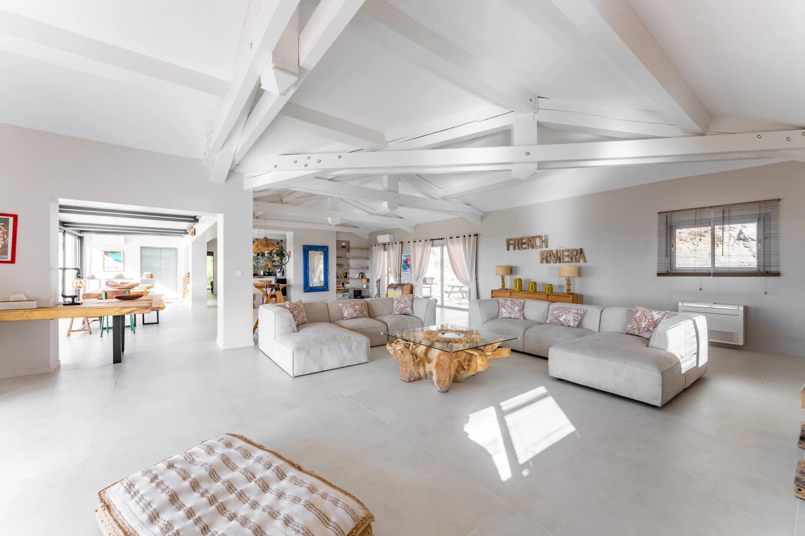 Villa d'exception offrant une vue spectaculaire