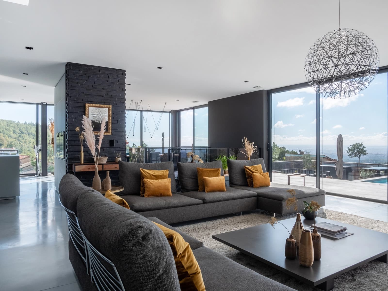 House with exceptional view in the Monts d'Or region