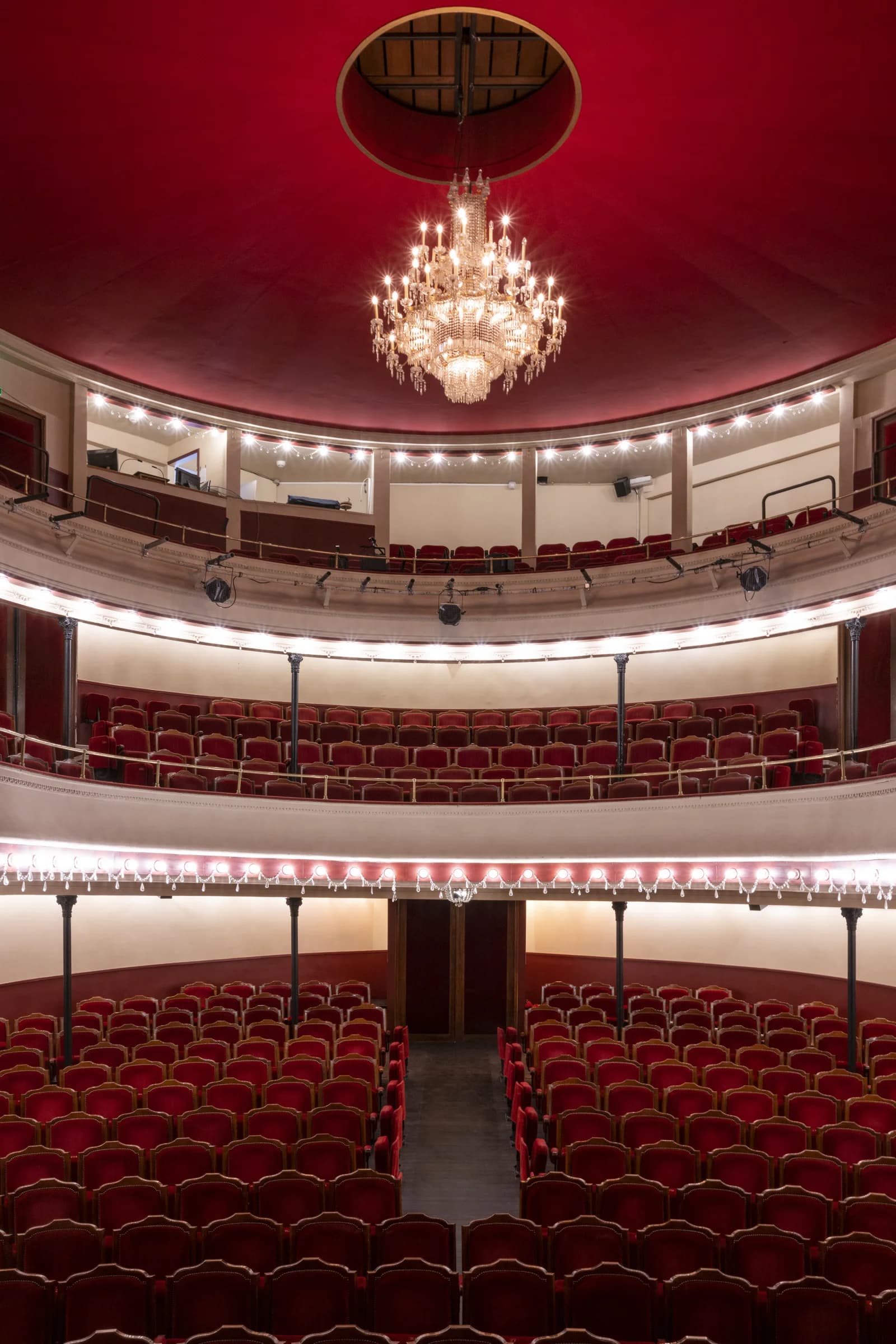 Space Typical Italian theater - 2