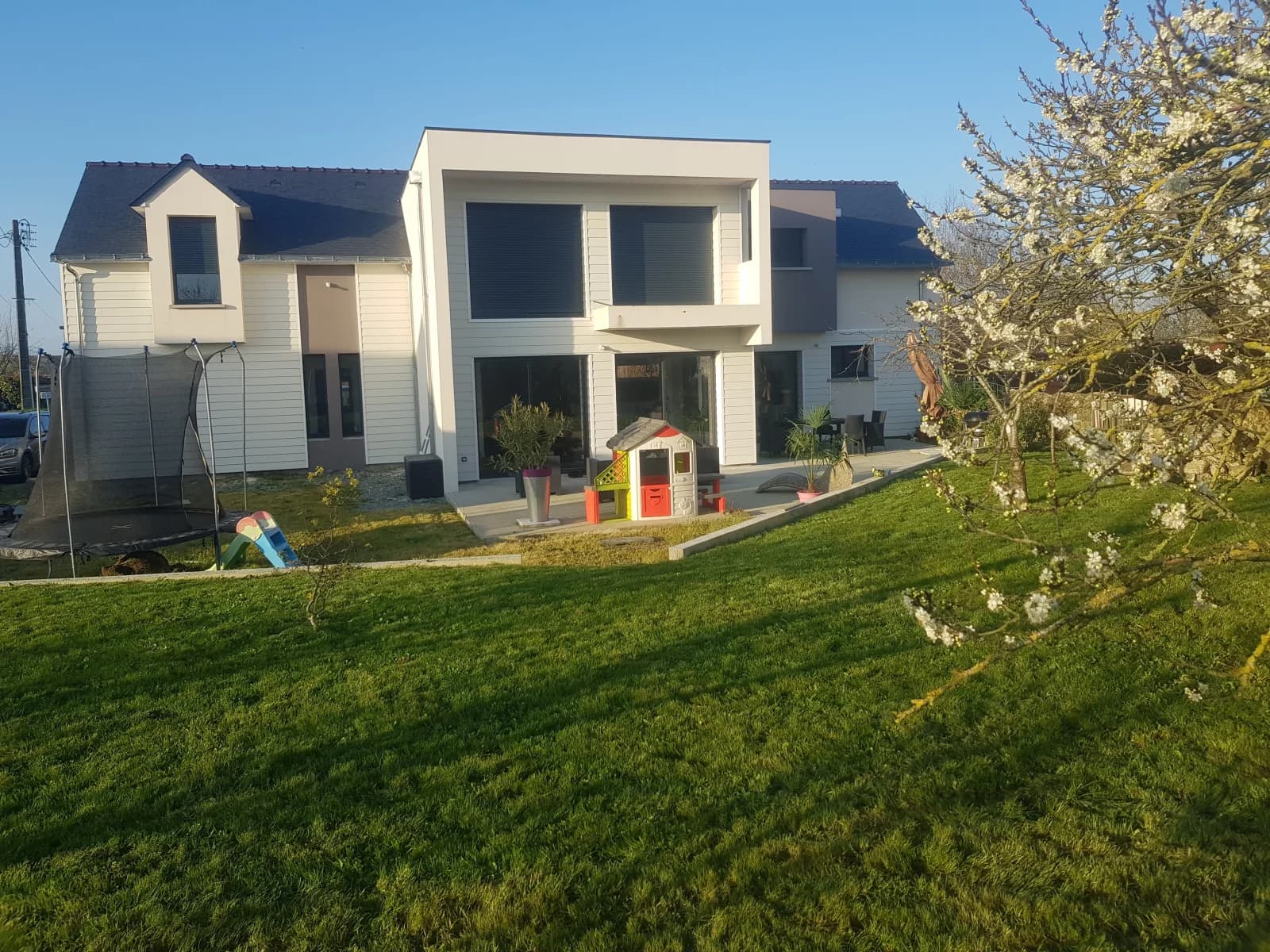 Salle de réunion dans Demeure accueillante où règne une douce convivialité - 1