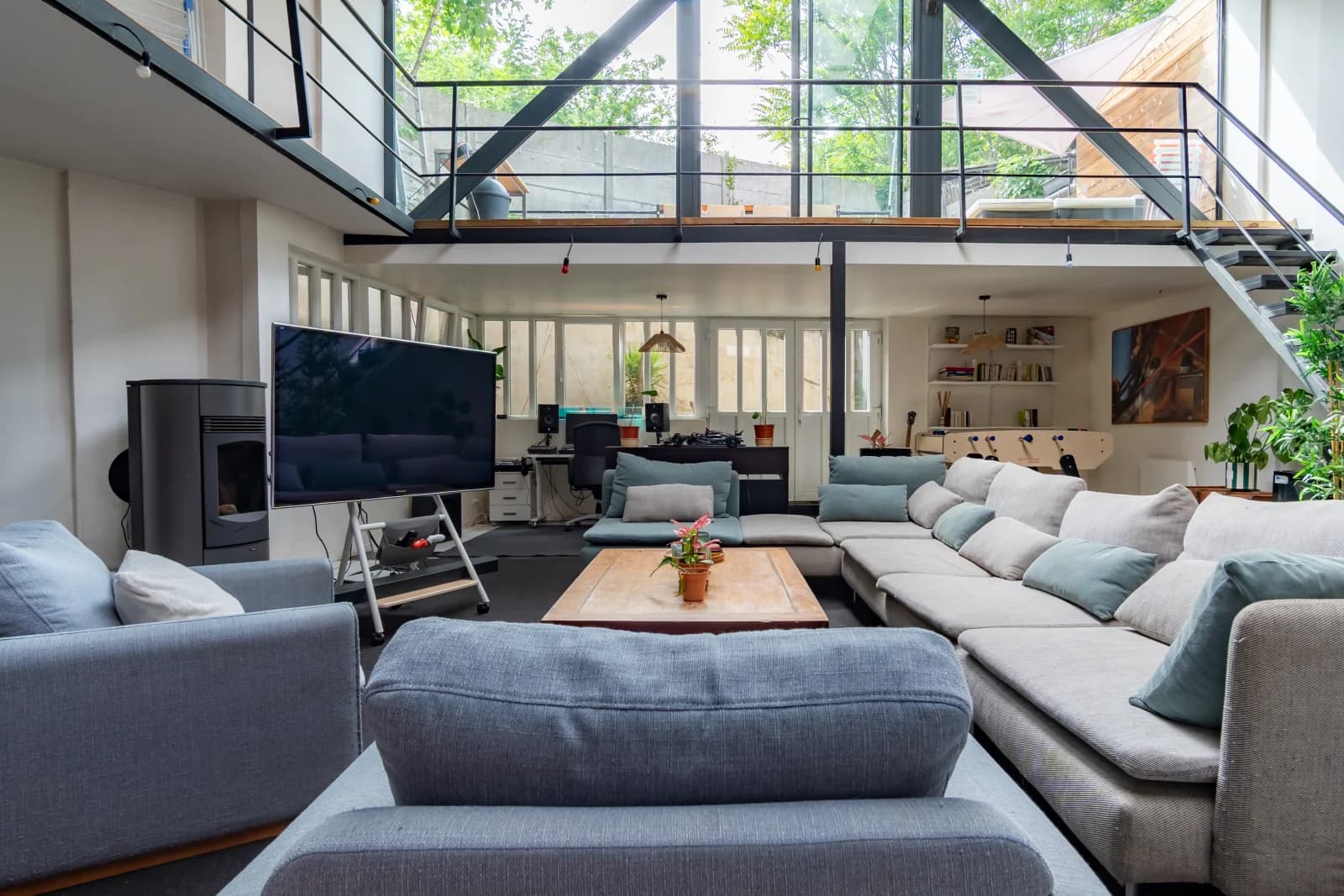 Loft atypique, design et lumineux de 240m²