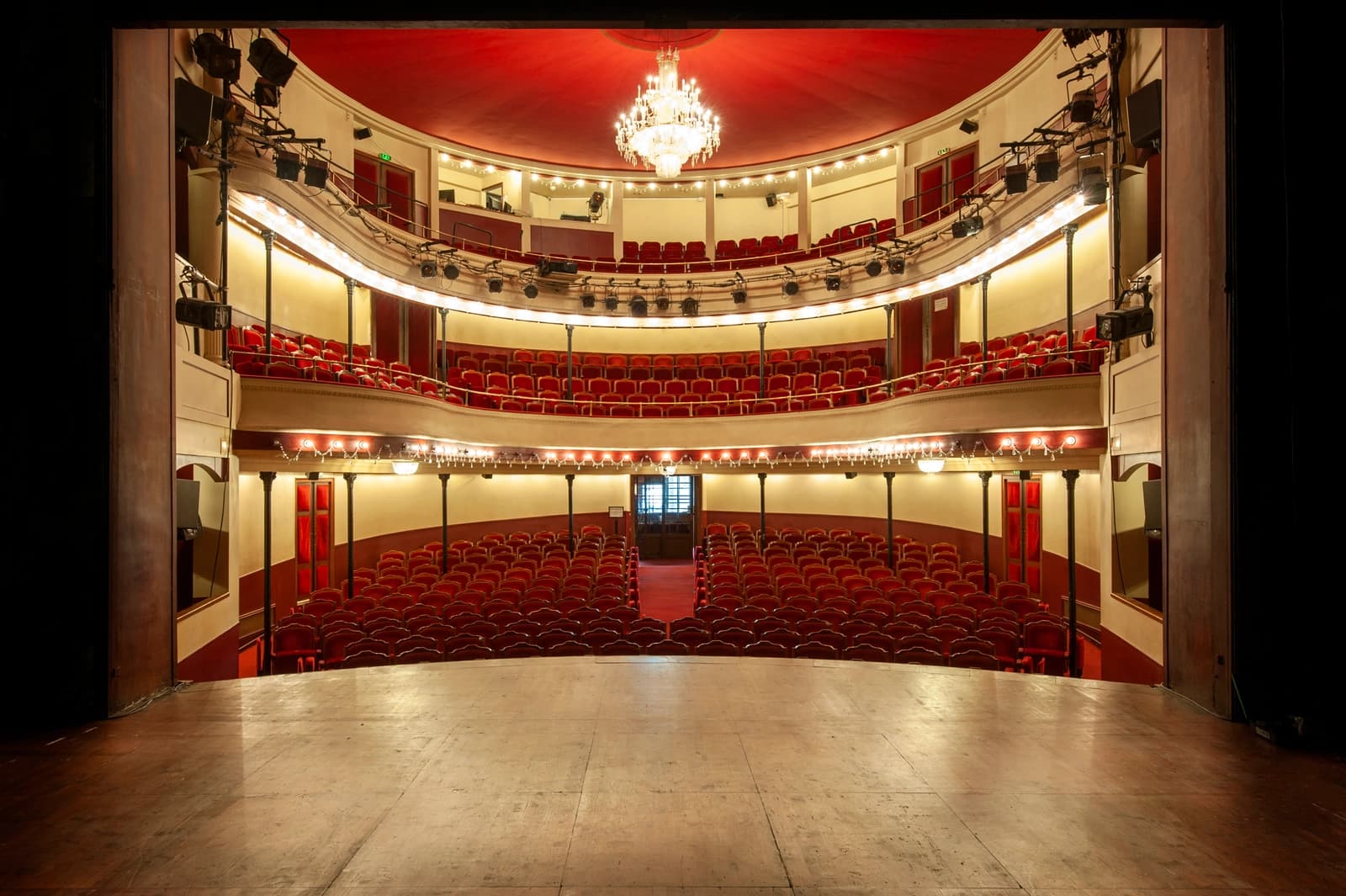 Space Typical Italian theater - 0