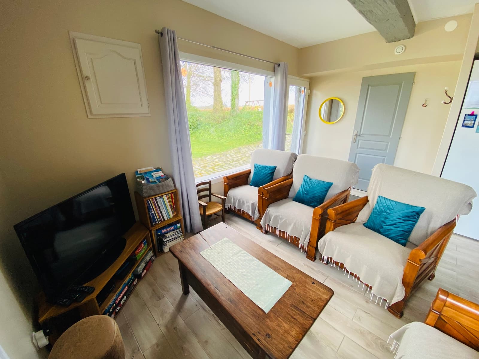 Salon dans Demeure avec sauna relaxant et piscine rafraîchissante - 1