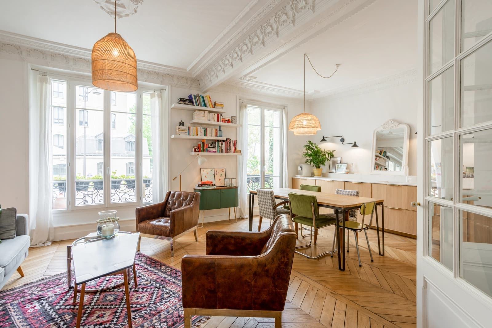 Salle de réunion dans Appartement Haussmannien avec une vaste pièce à vivre - 0