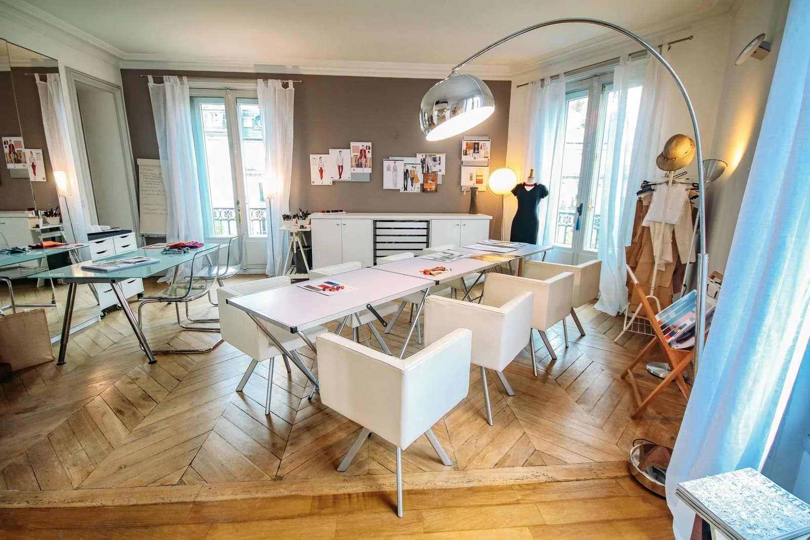 Showroom & salon en appart Haussmannien, vue St-Augustin