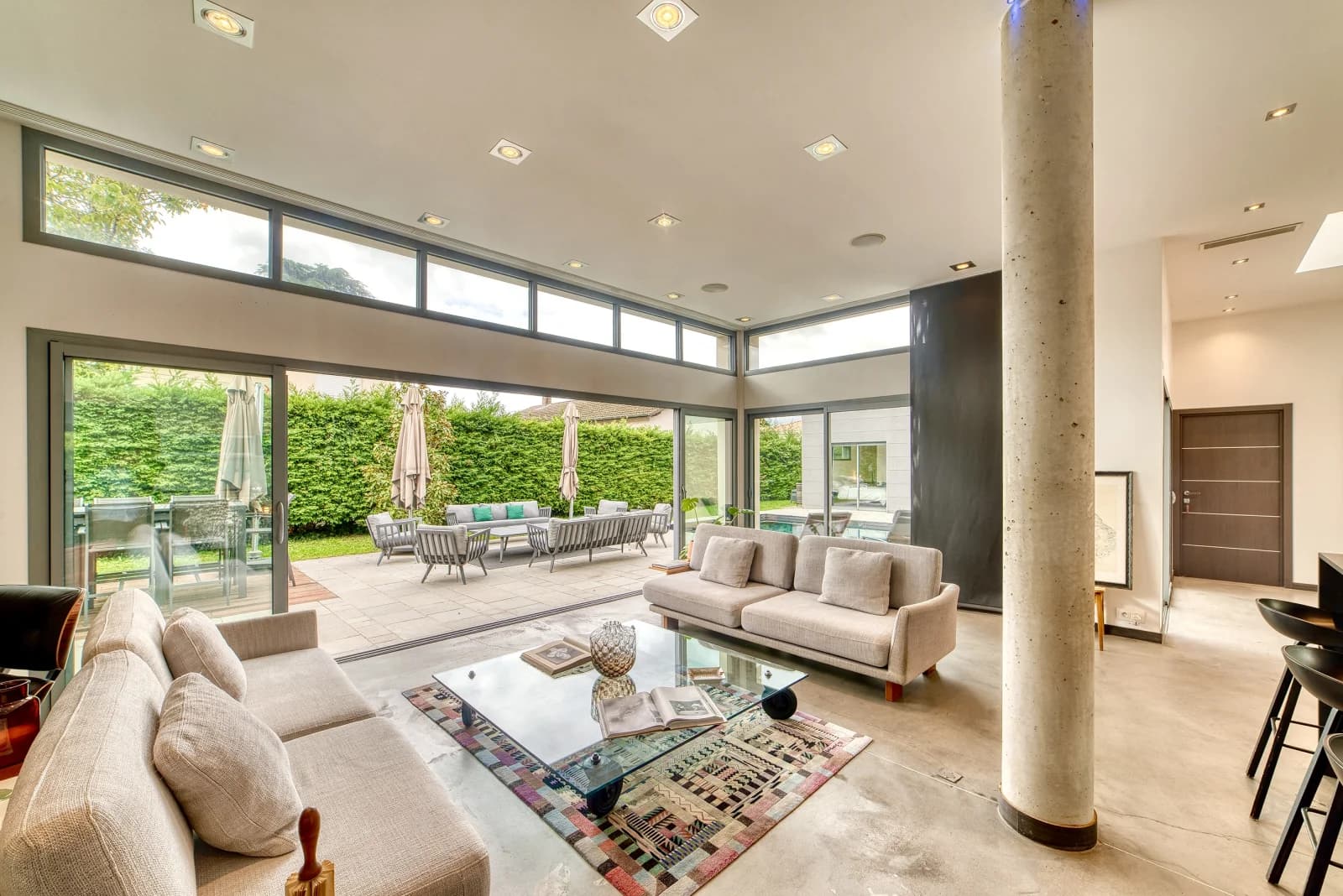 Espace Maison de luxe moderne et conviviale - 1