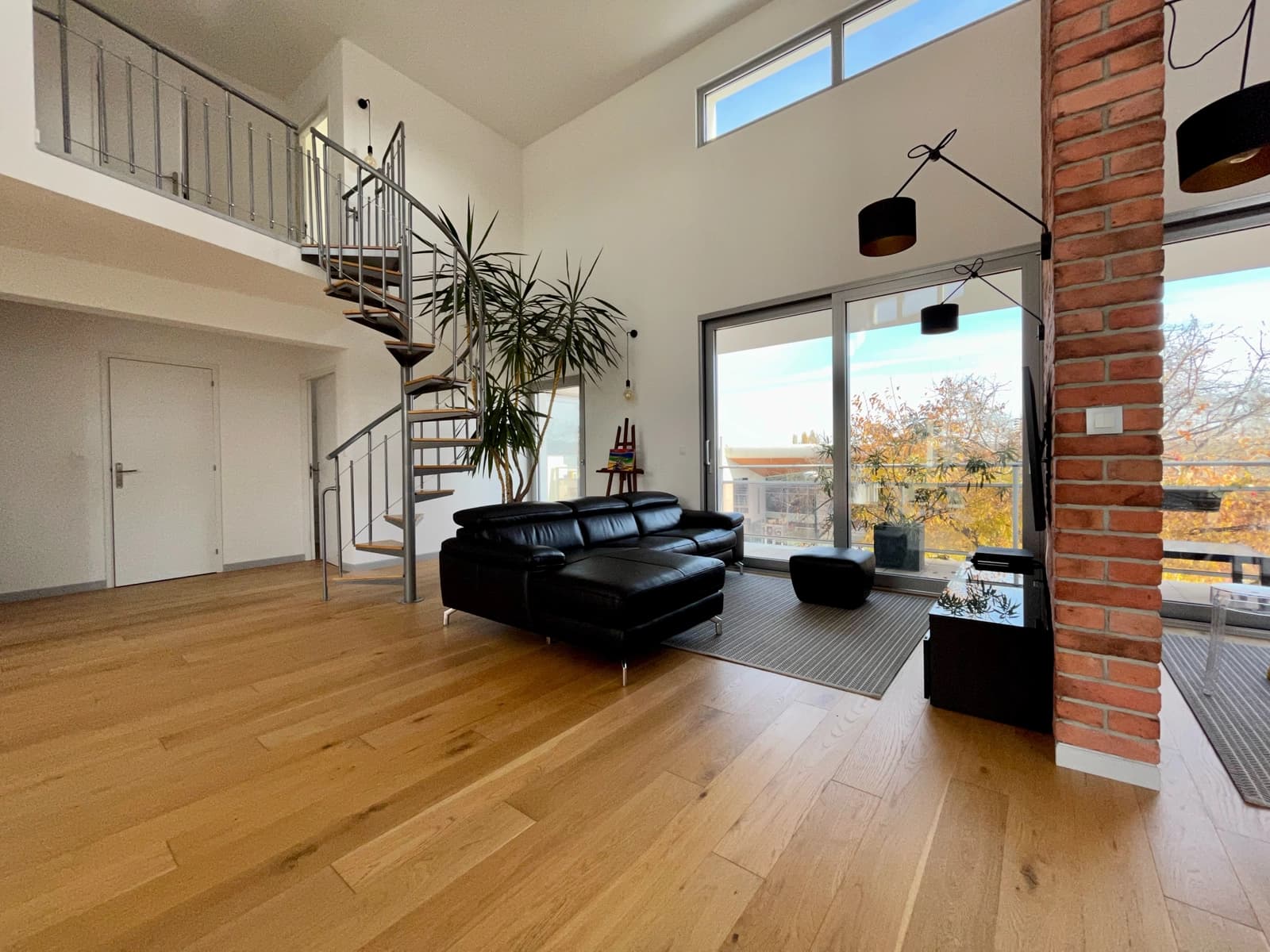 Space Bright atypical loft 6m ceiling & terrace - 3
