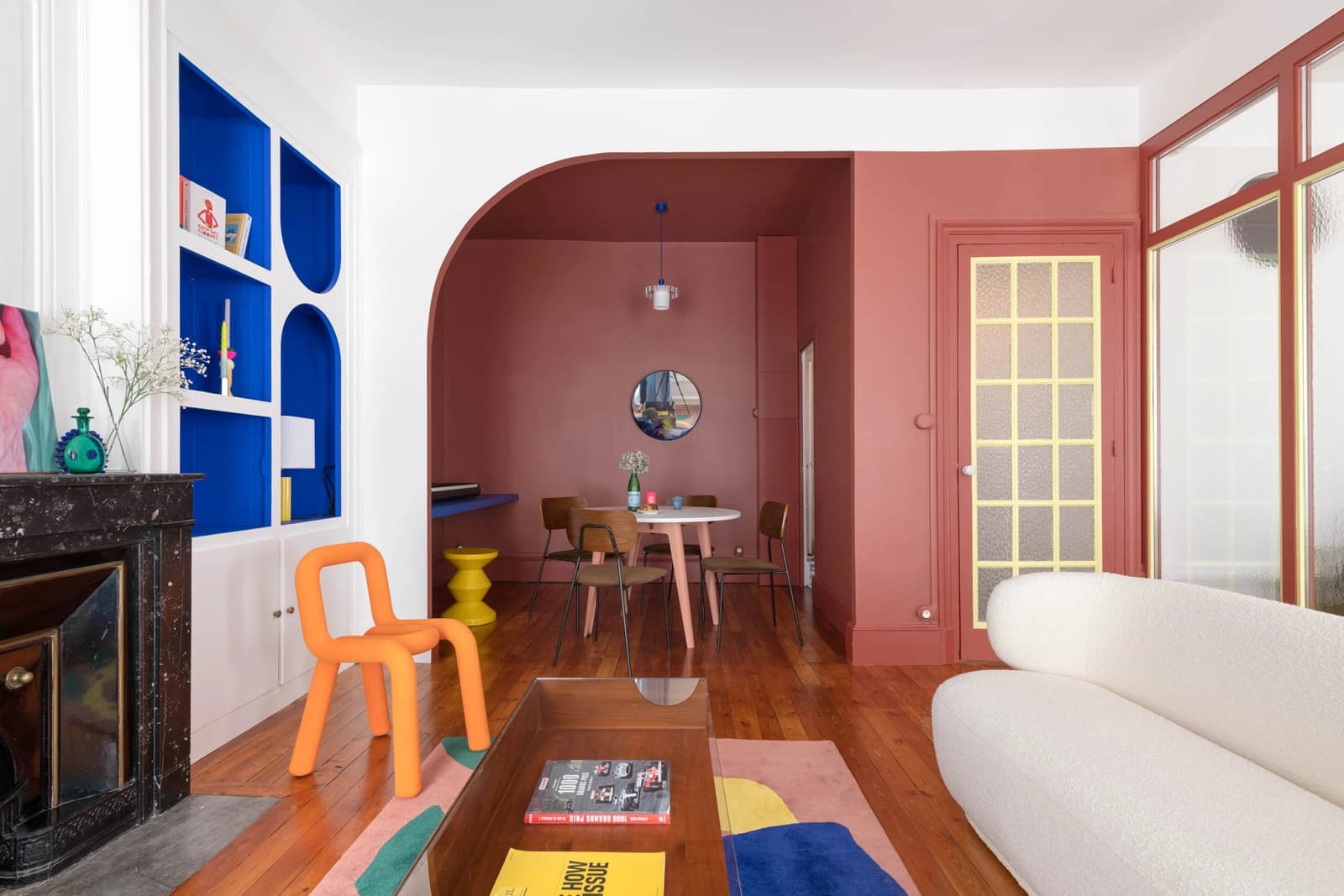 Meeting room in Colorful architect-designed apartment - 1