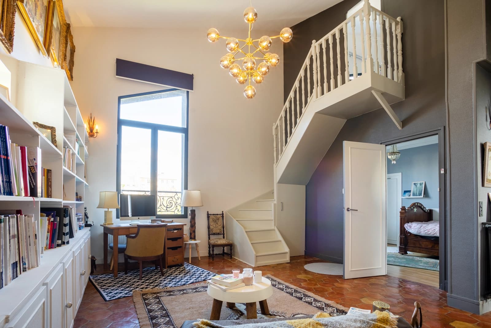 Salon dans Villa solaire originale avec son bassin intérieur unique - 1