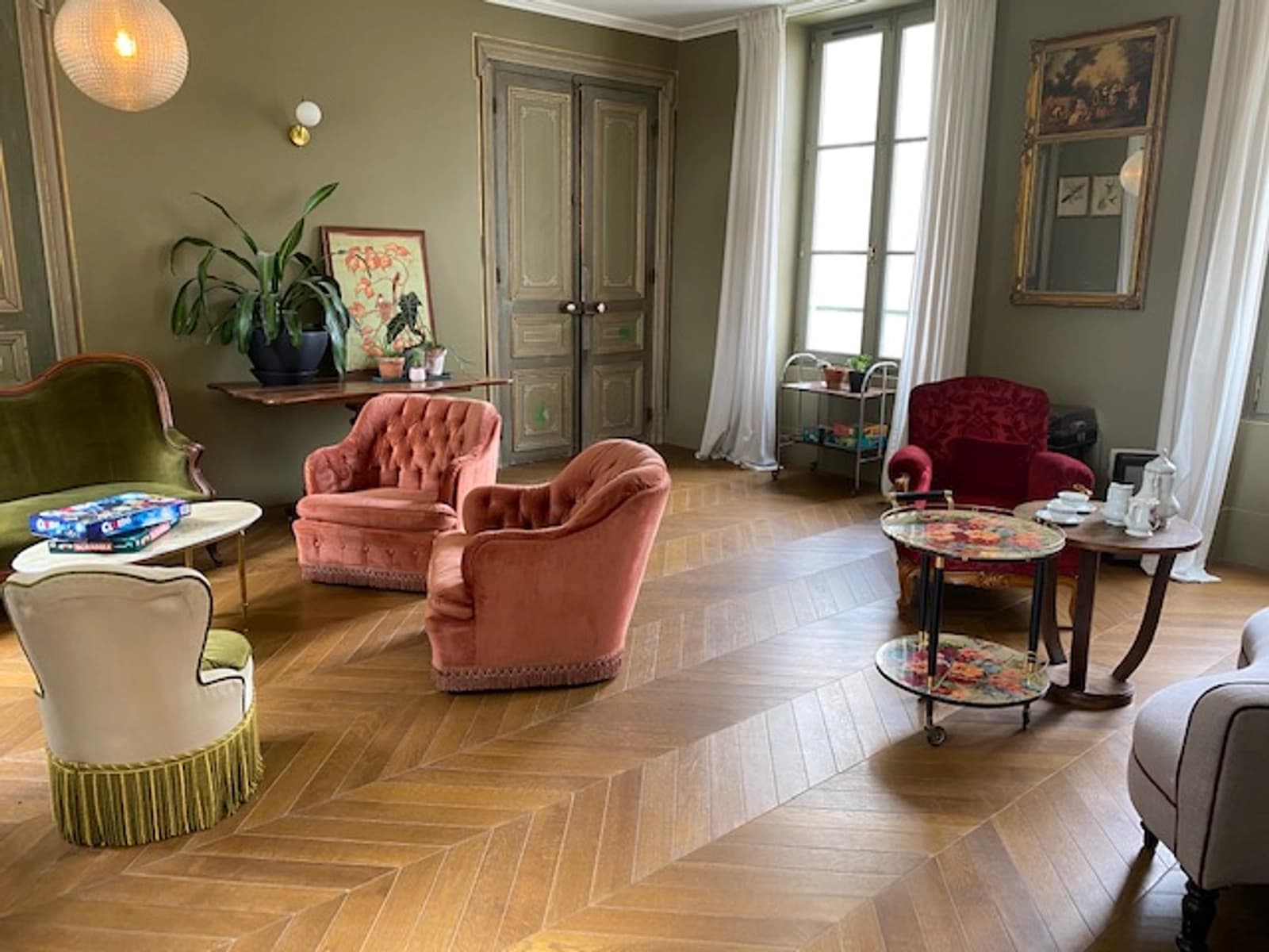 Salon dans Vaste demeure au vert pour s'inspirer et créer - 1