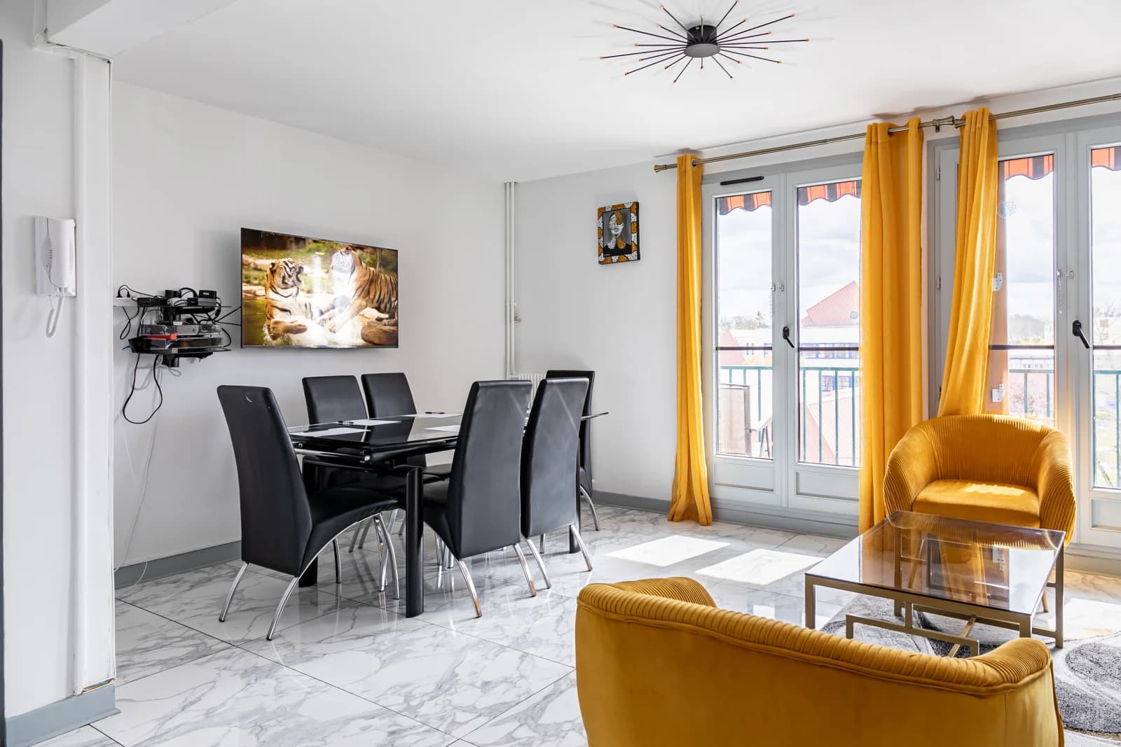 Space Bright apartment, balcony, near Paris - 1