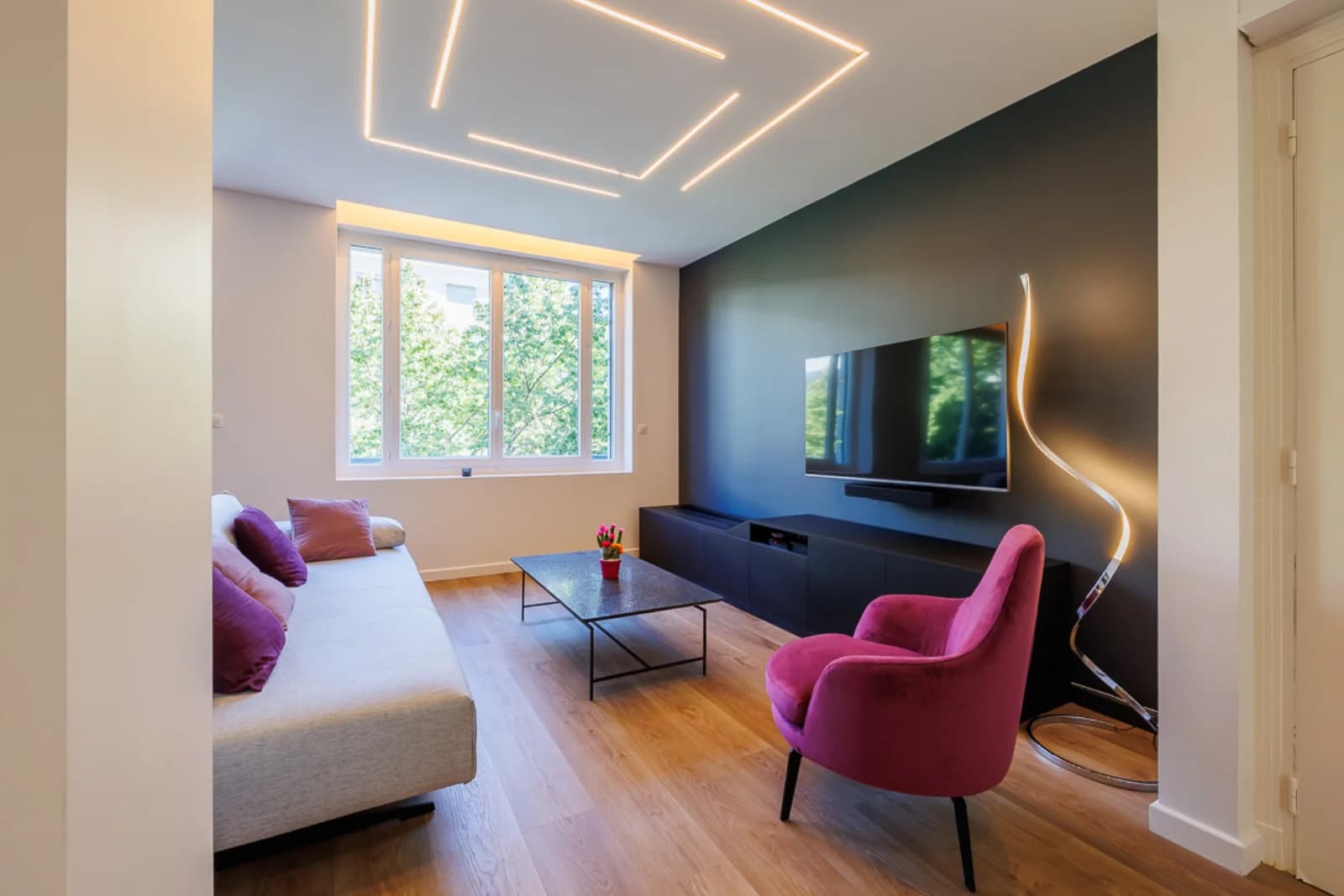 Living room in Architect-designed apartment under a starry sky - 1