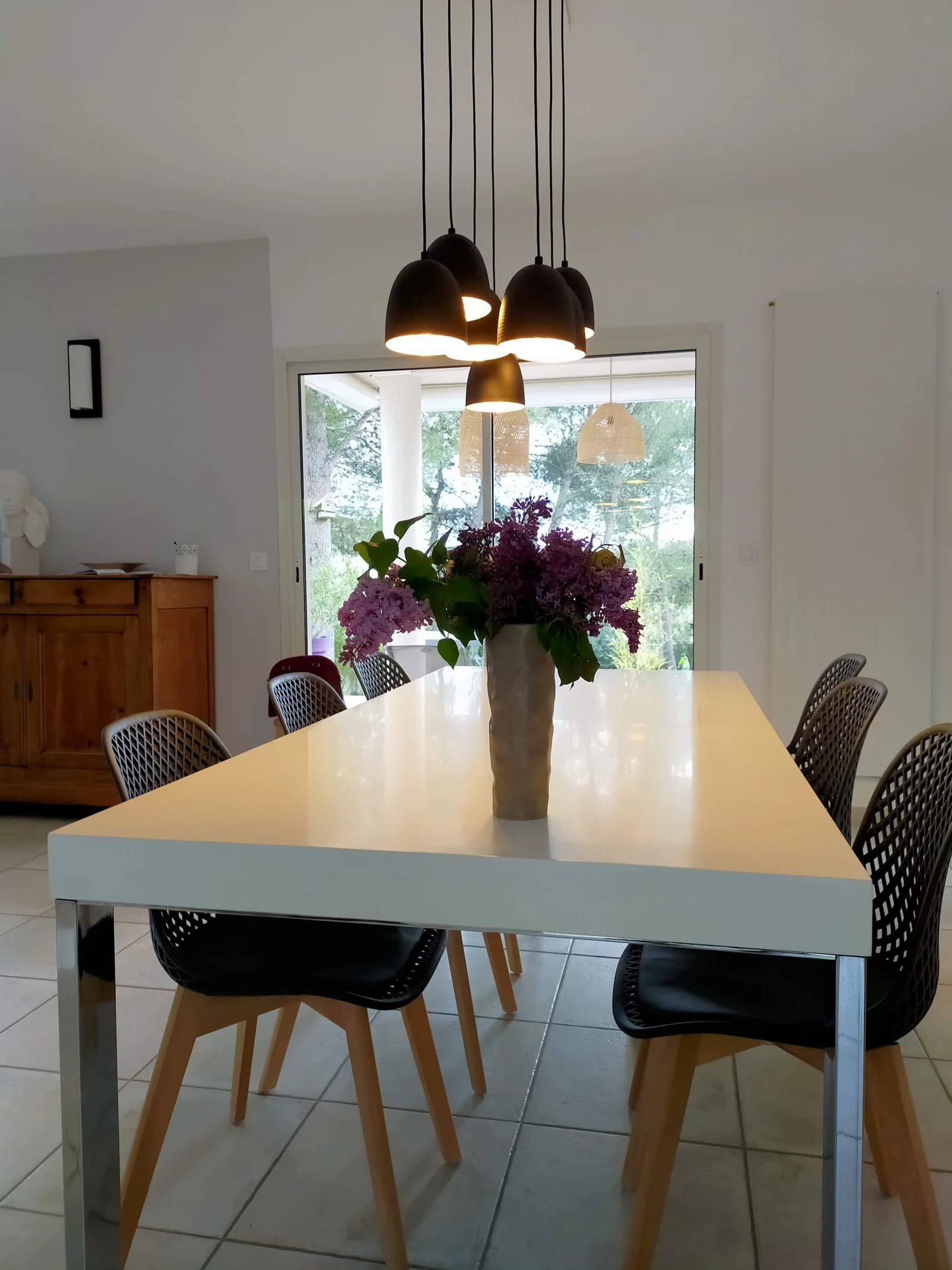 Salle de réunion dans Maison contemporaine avec piscine, à privatiser - 1