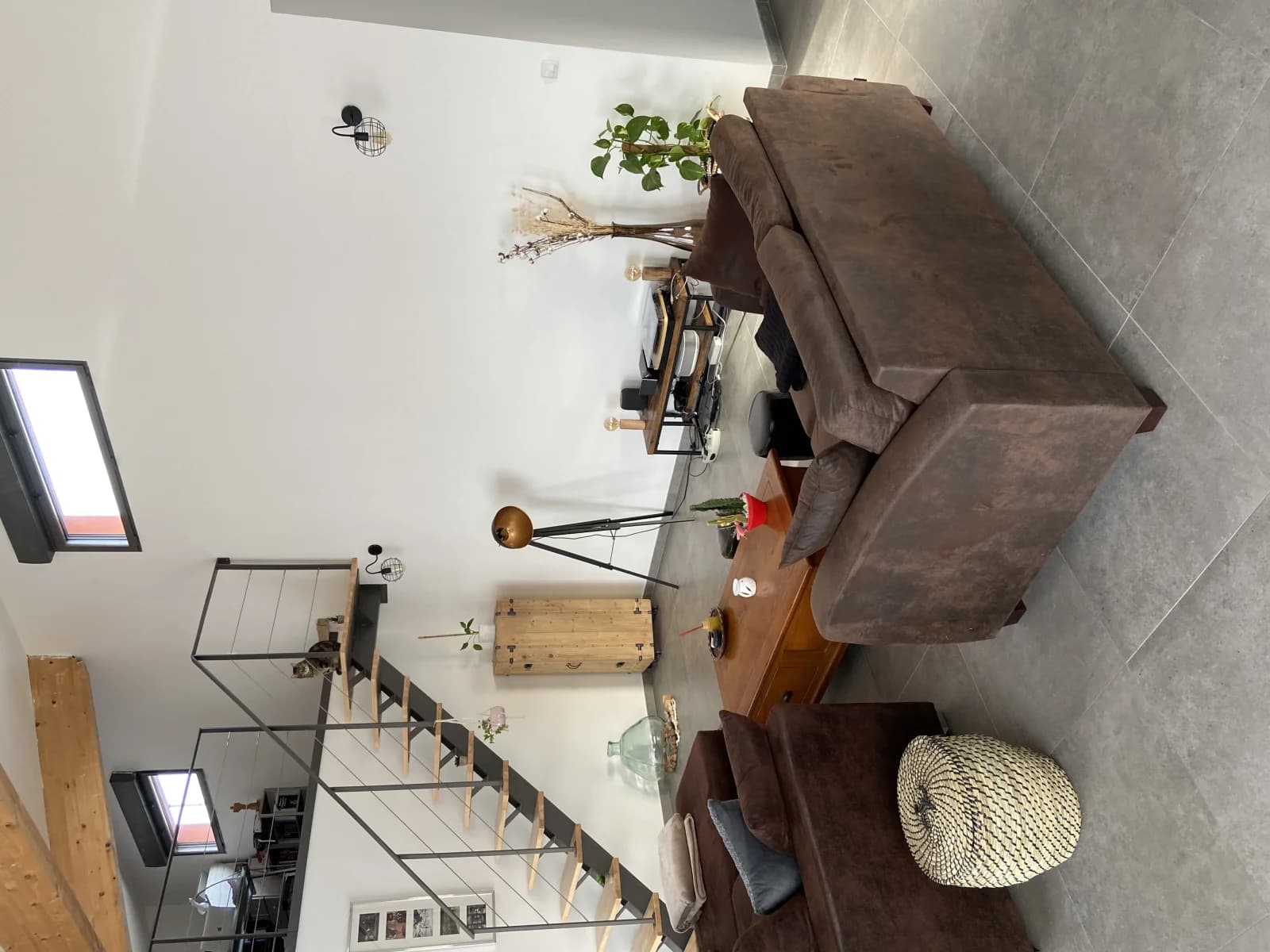 Space 130m² modern industrial apartment - 1