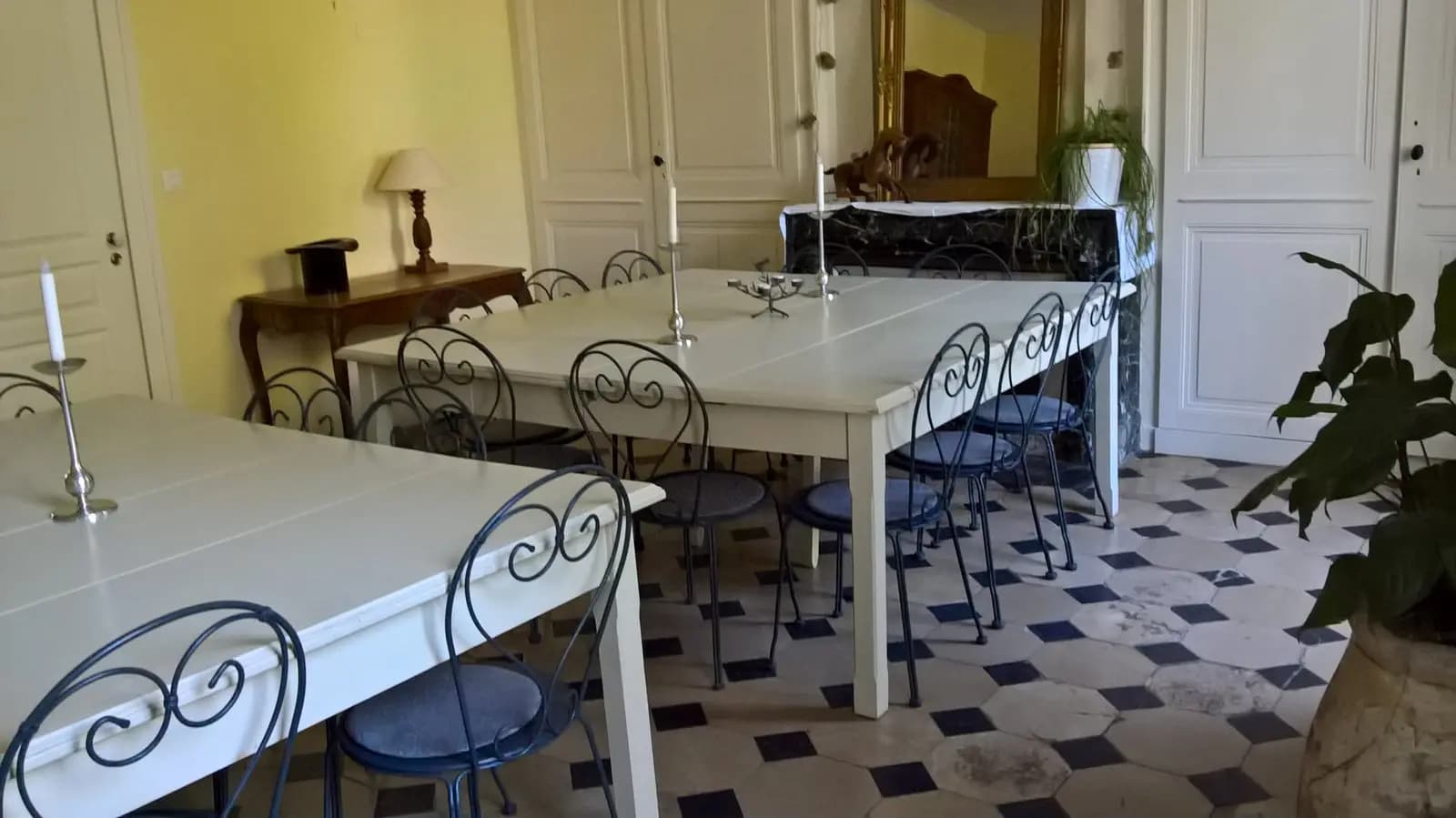 Salle de réunion dans Domaine de charme du XVIIIe, à seulement 1h de Lyon - 1