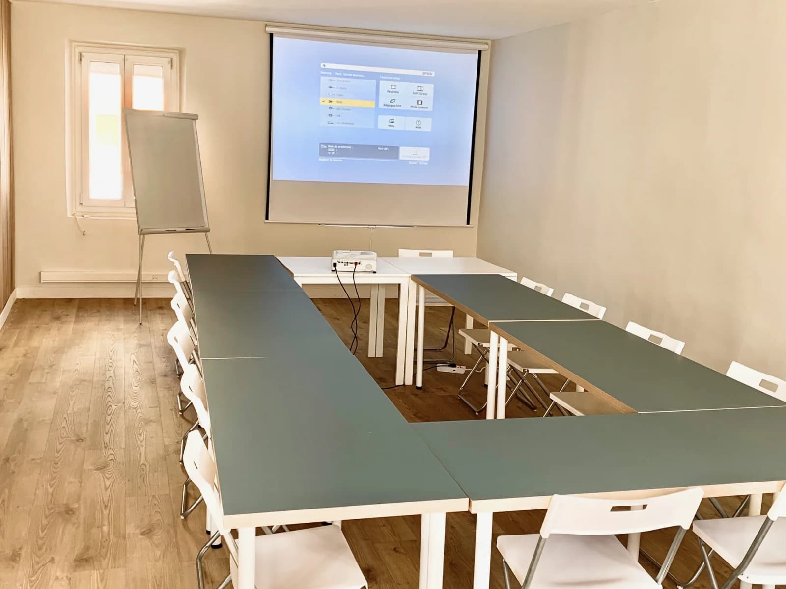 Espace Salle avec accès terrasse privative - 1