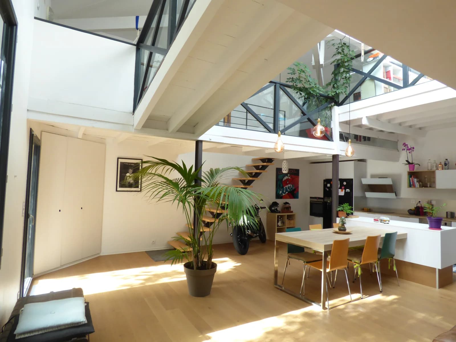 Loft baigné de lumière, une atmosphère inspirante