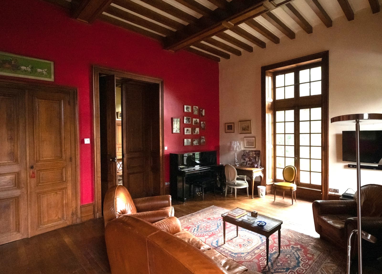 Salon dans Château du XIXème siècle, un joyau d'histoire - 1