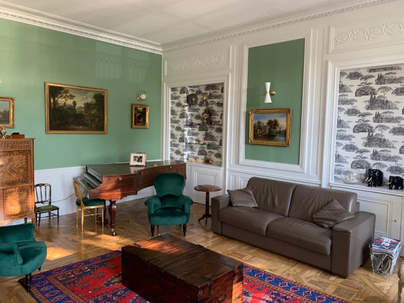 Salon dans Quai Jules Courmont: appartement quartier Grolée - 1