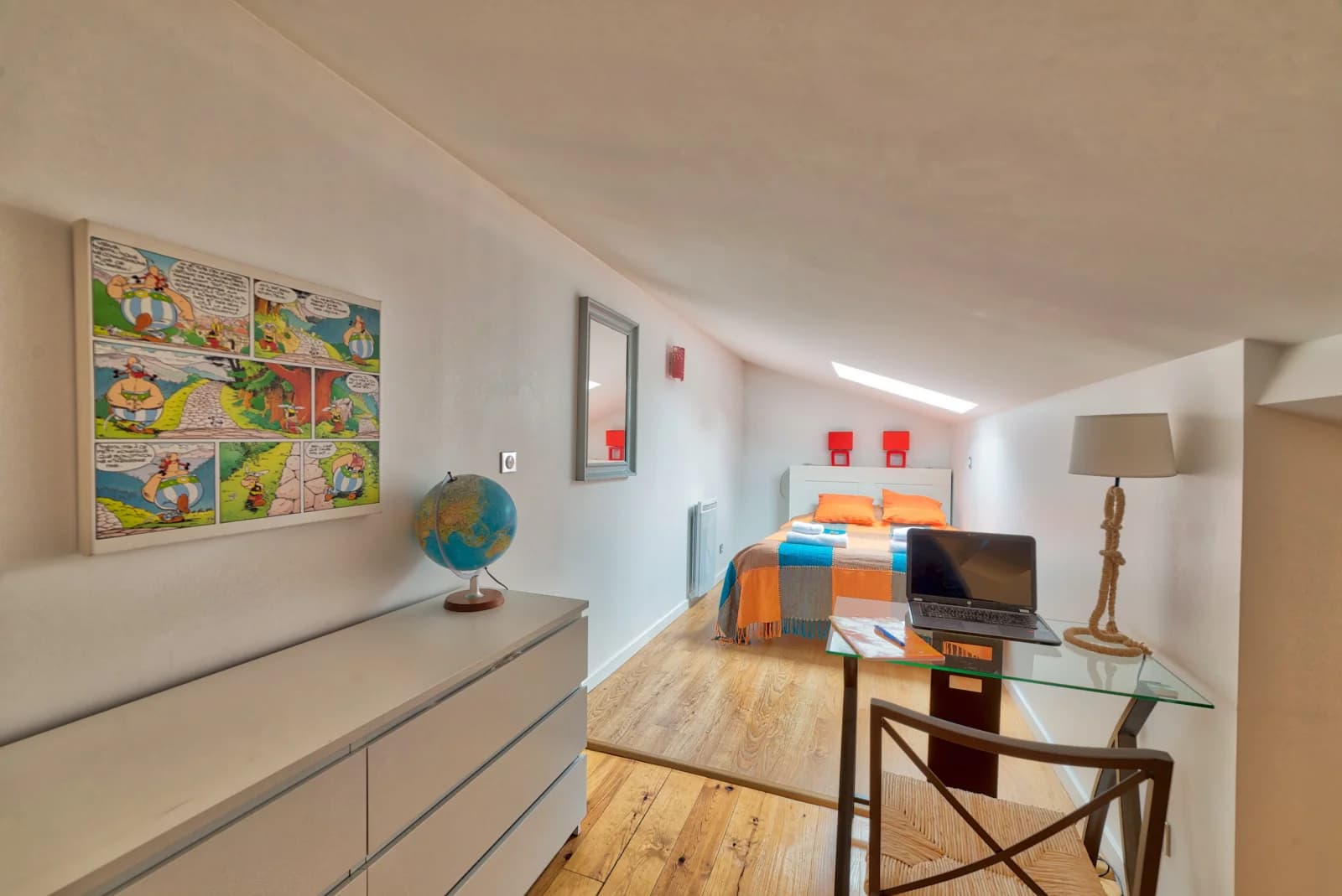 Salle de réunion dans Duplex de charme au coeur vibrant de la ville - 1