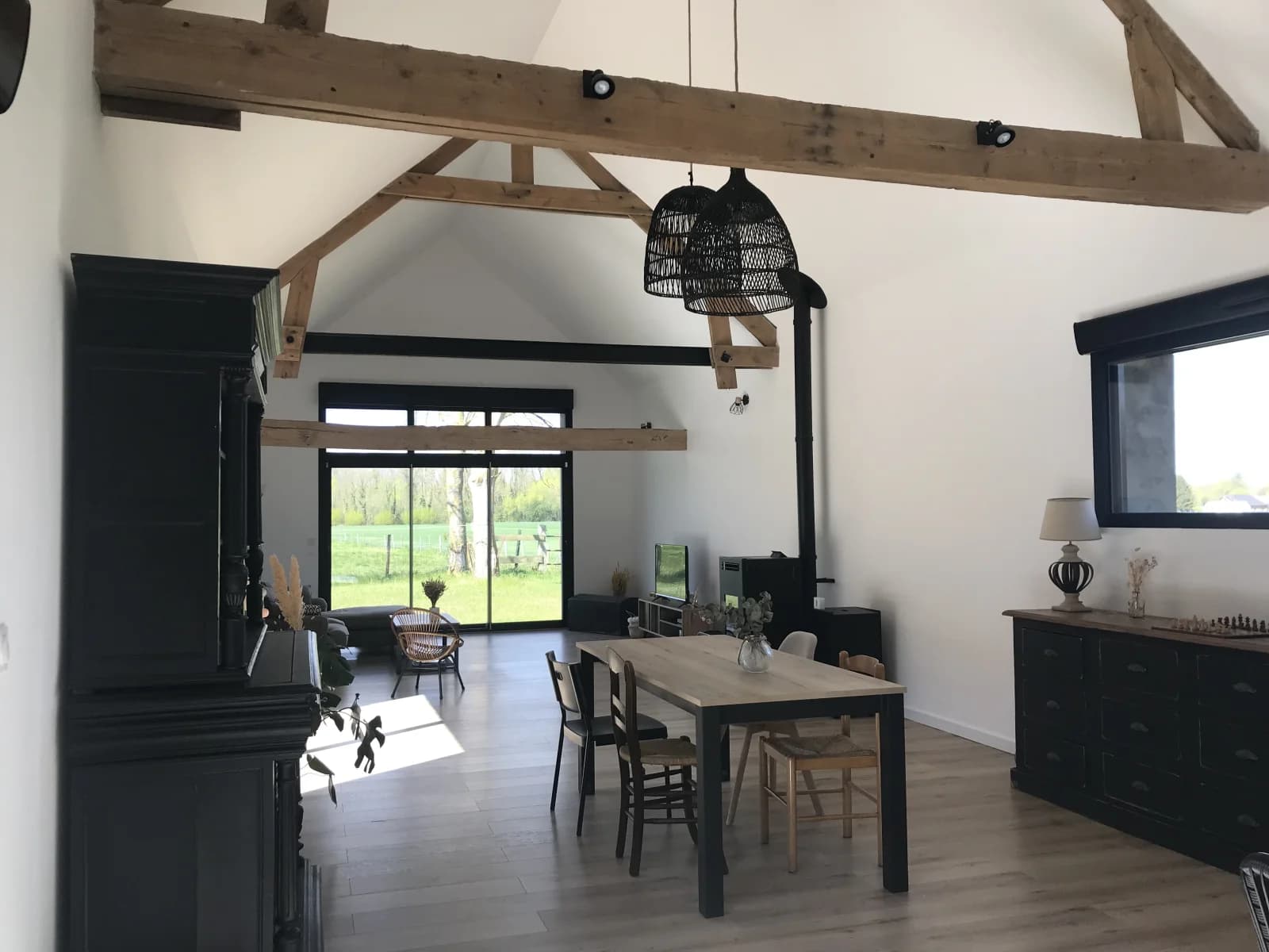 Meeting room in Renovated square farmhouse, view of garden & pasture - 1