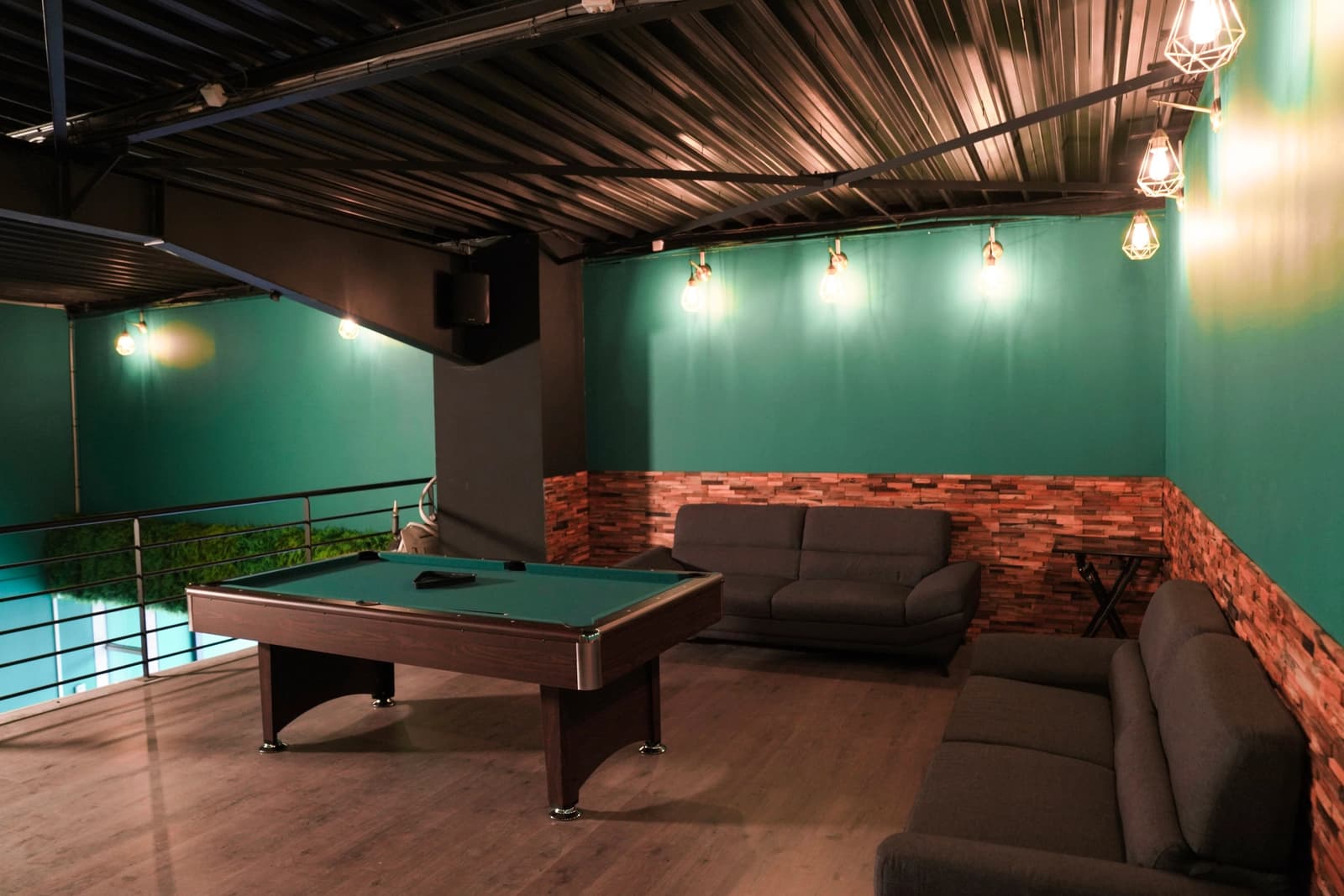 Espace Salle de billard à l'ambiance feutrée et élégante - 0