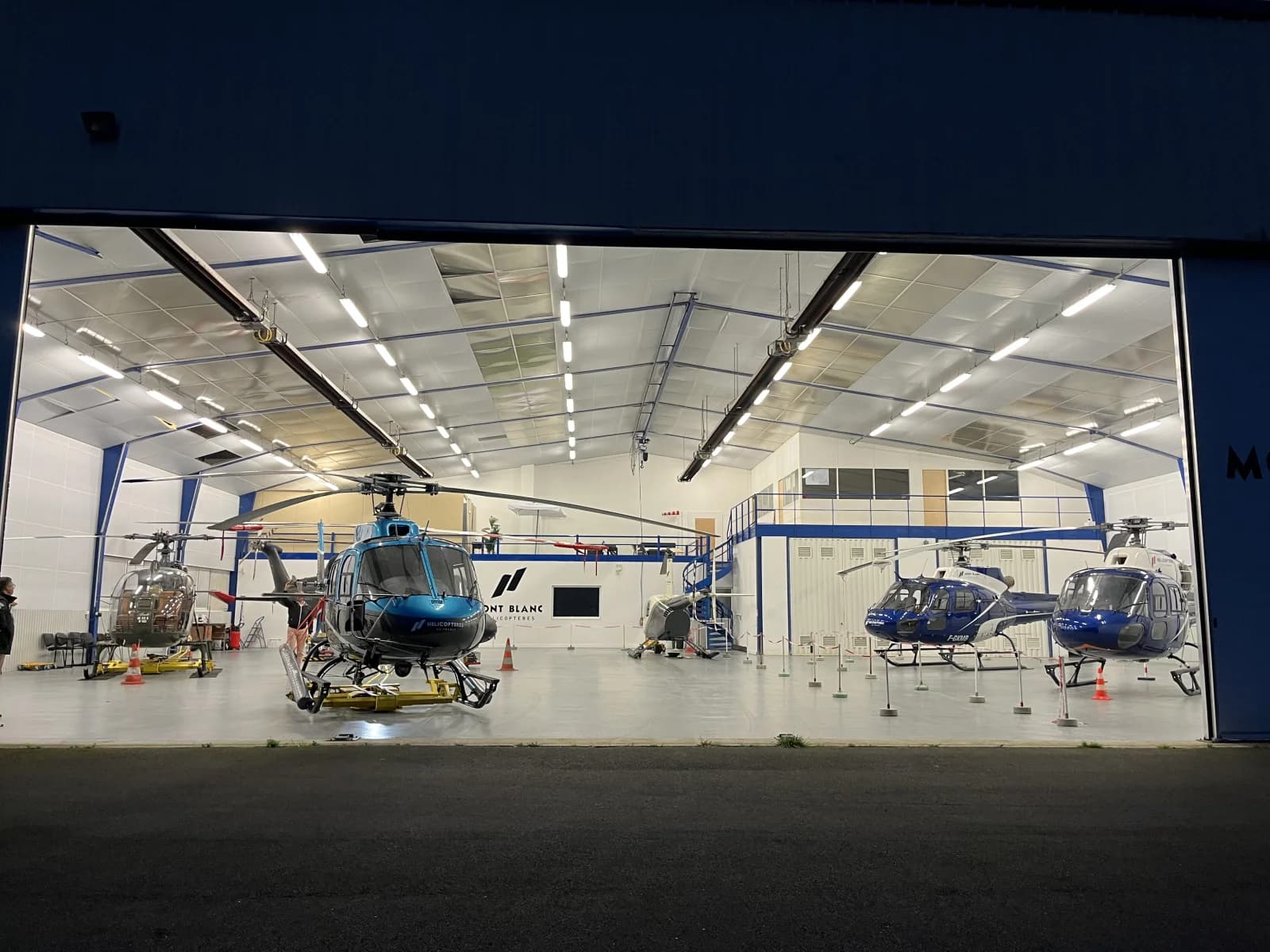 Espace Hangar Aéronautique Spacieux - 2